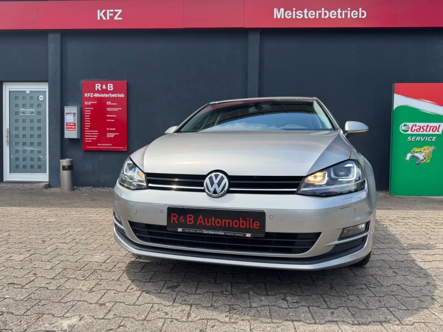 Volkswagen Golf VII Lim. Cup BMT*Navi*RFK*DSG* Zilver - 2