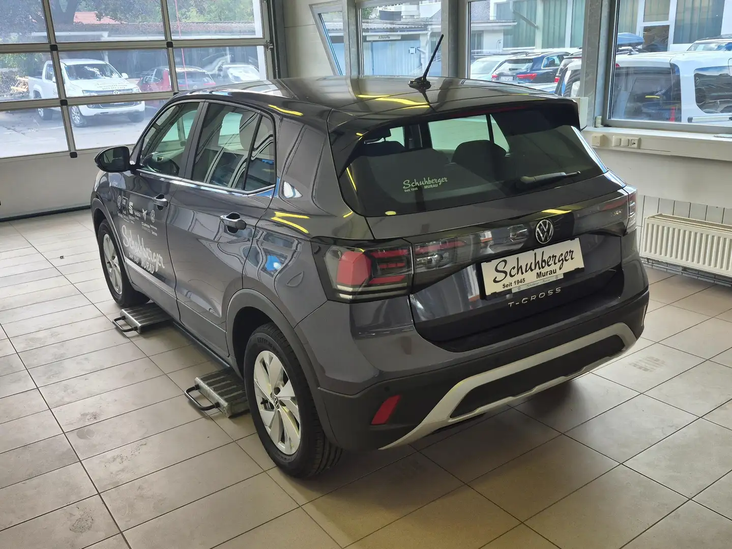 Volkswagen T-Cross 1.0 TSI 70 kW Grau - 2