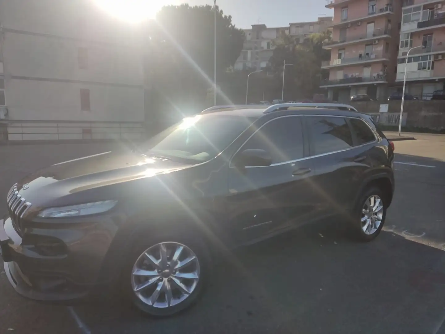 Jeep Cherokee Longitude Gris - 2