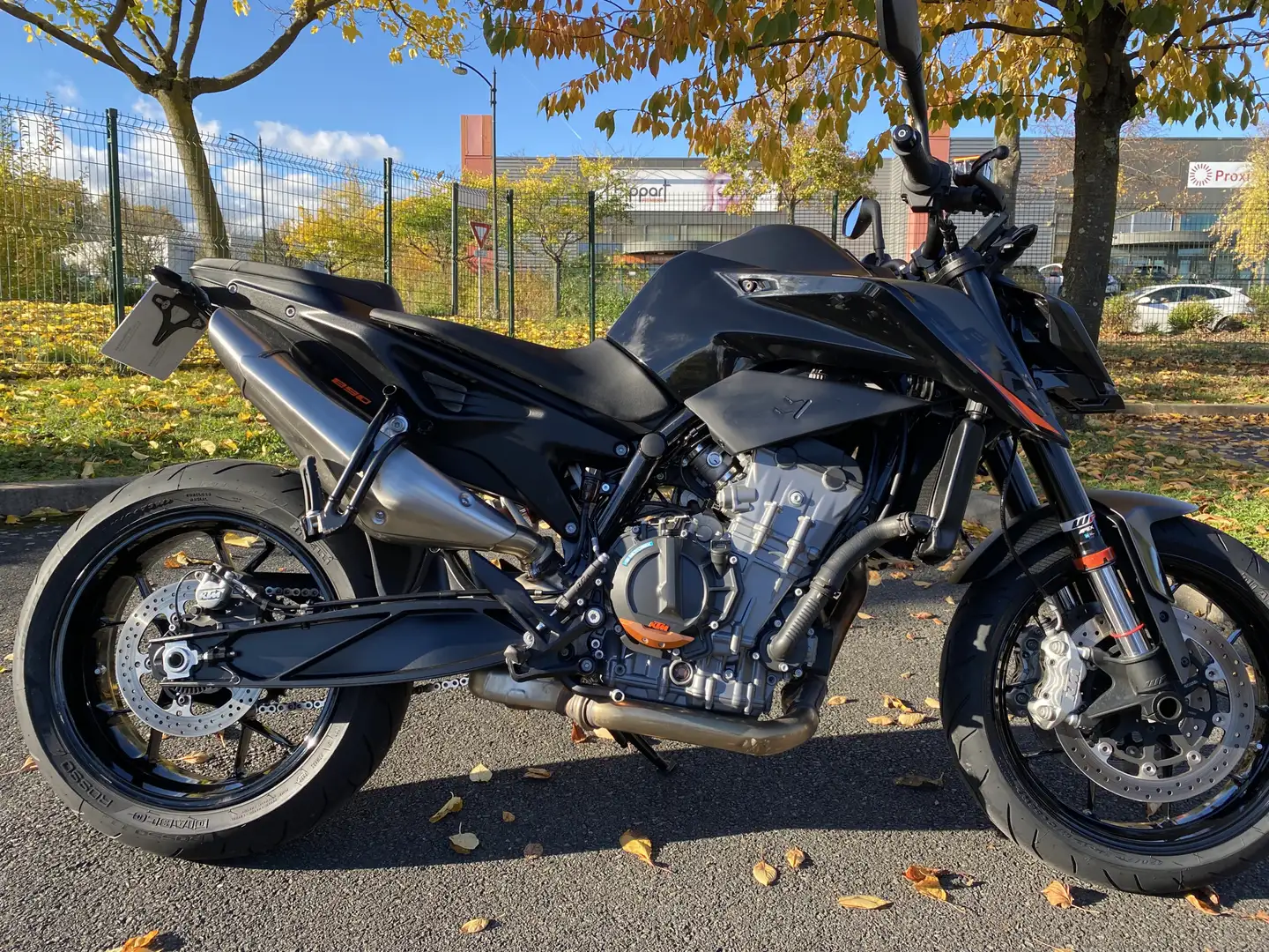KTM 890 Duke - 1