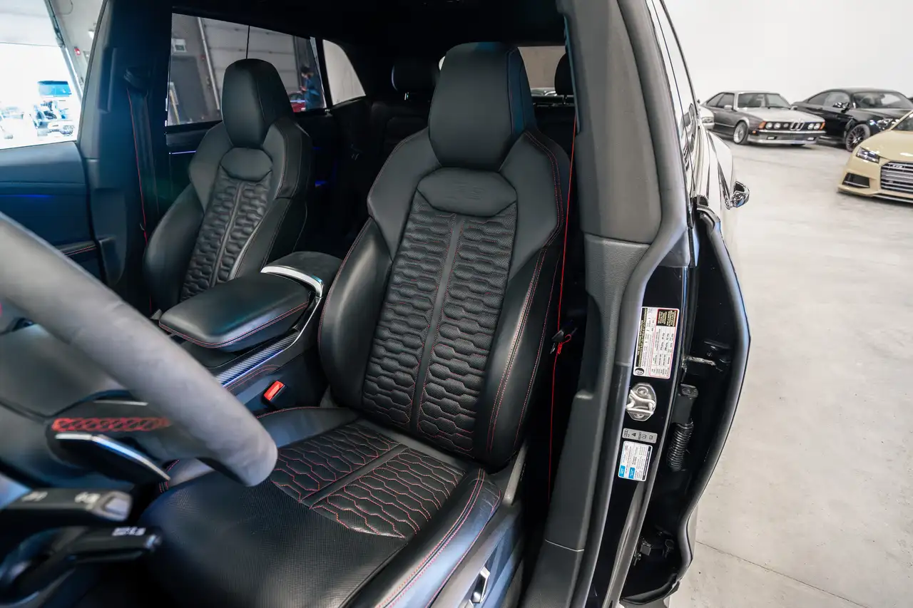 Audi RS Q8 снимка Audi RS Q8