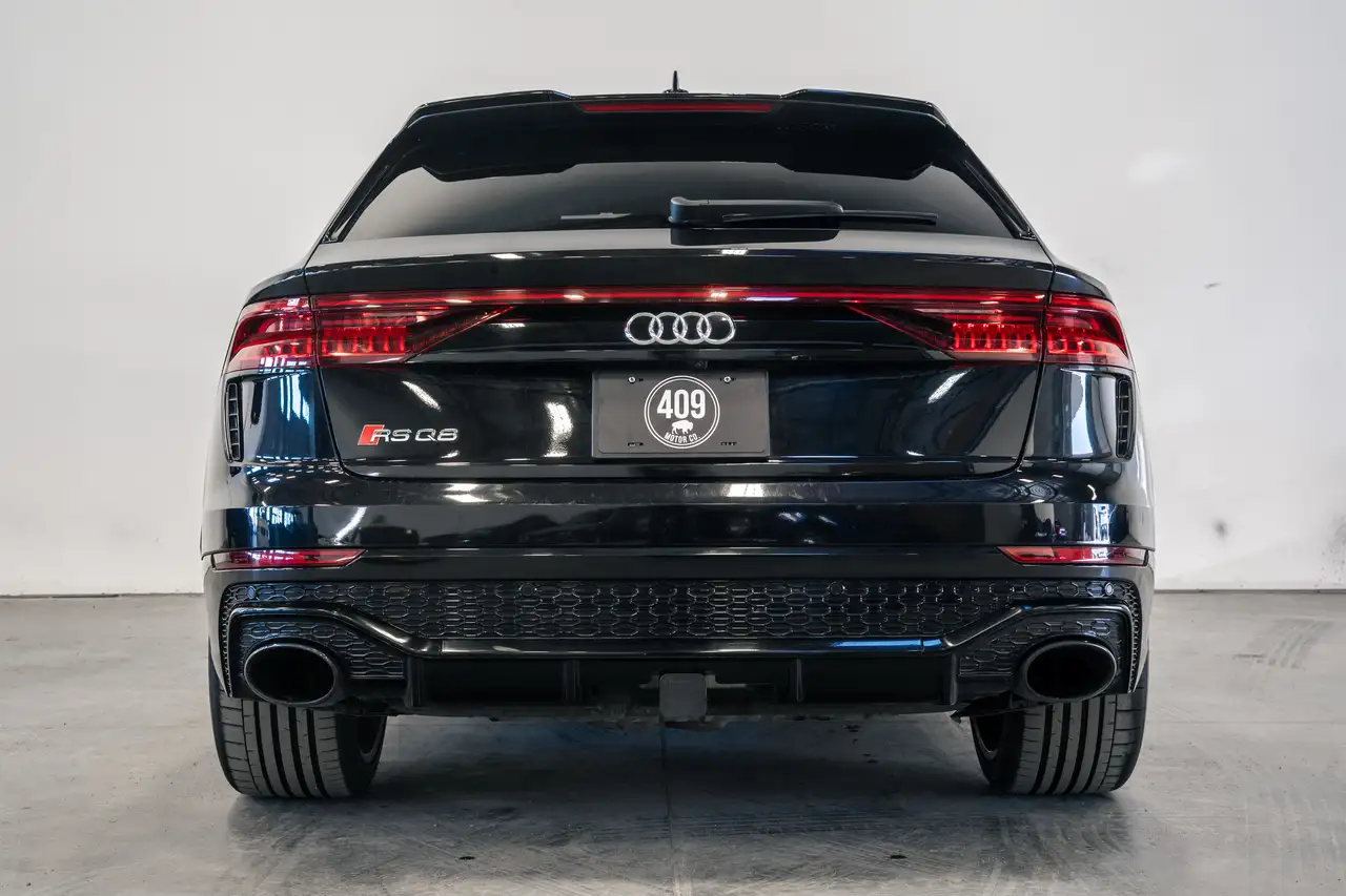 Audi RS Q8 снимка Audi RS Q8