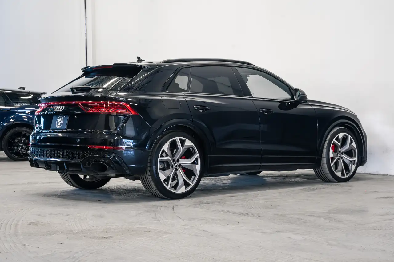Audi RS Q8 снимка Audi RS Q8