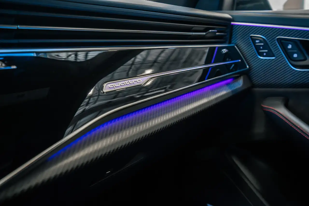 Audi RS Q8 снимка Audi RS Q8