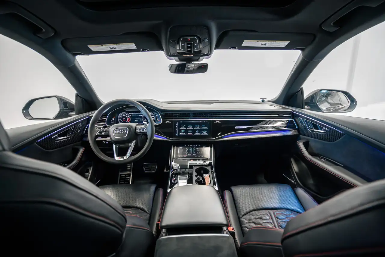 Audi RS Q8 снимка Audi RS Q8