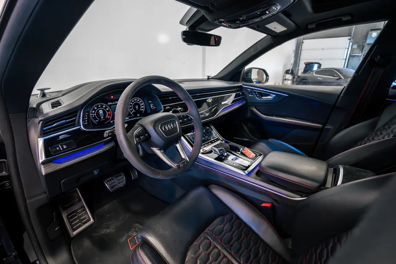 Audi RS Q8 снимка Audi RS Q8
