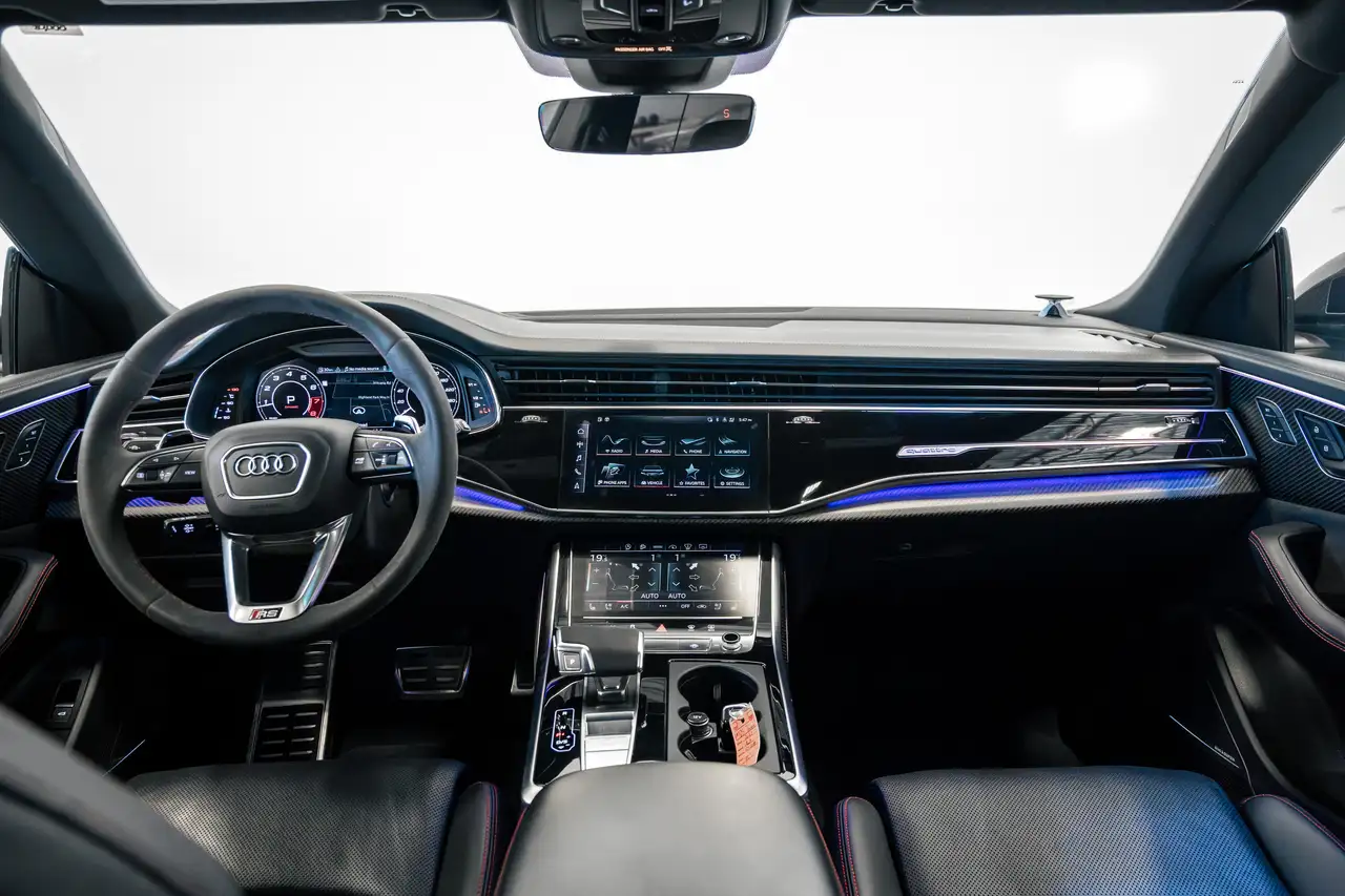Audi RS Q8 снимка Audi RS Q8