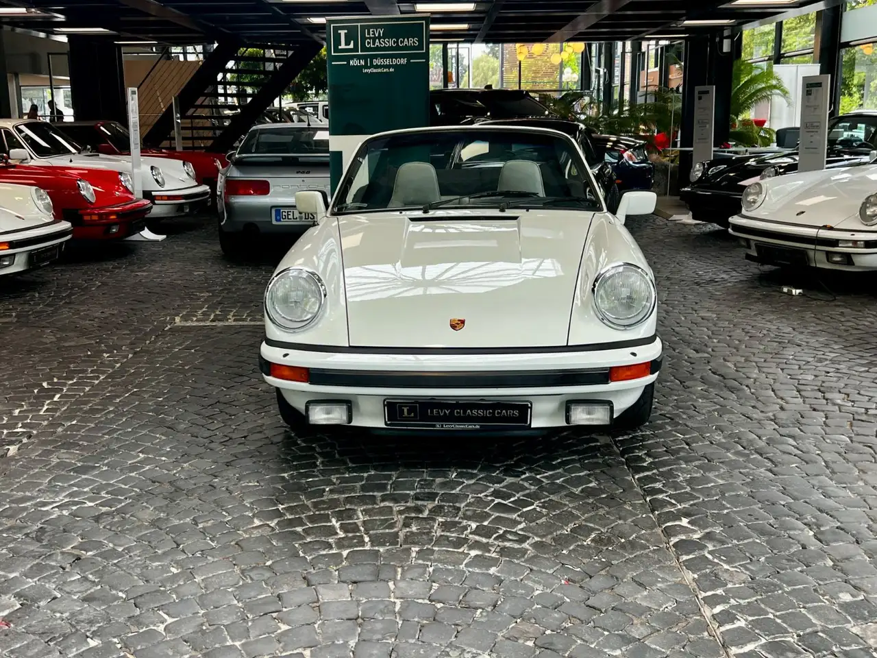 Porsche 911 3,2 Cabrio, foto 10