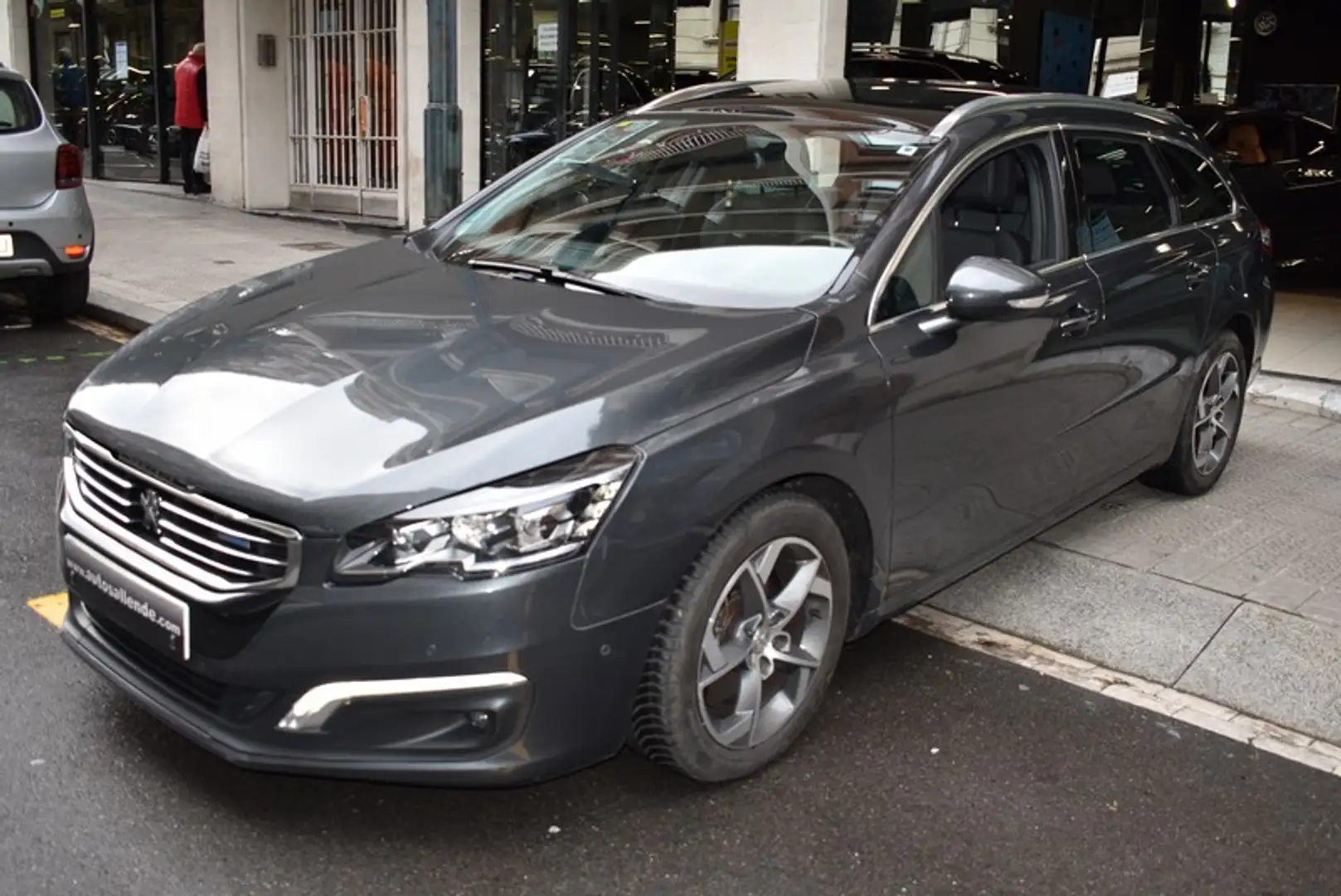 Peugeot 508 SW 2.0BlueHDI Allure EAT6 180 Grau - 1