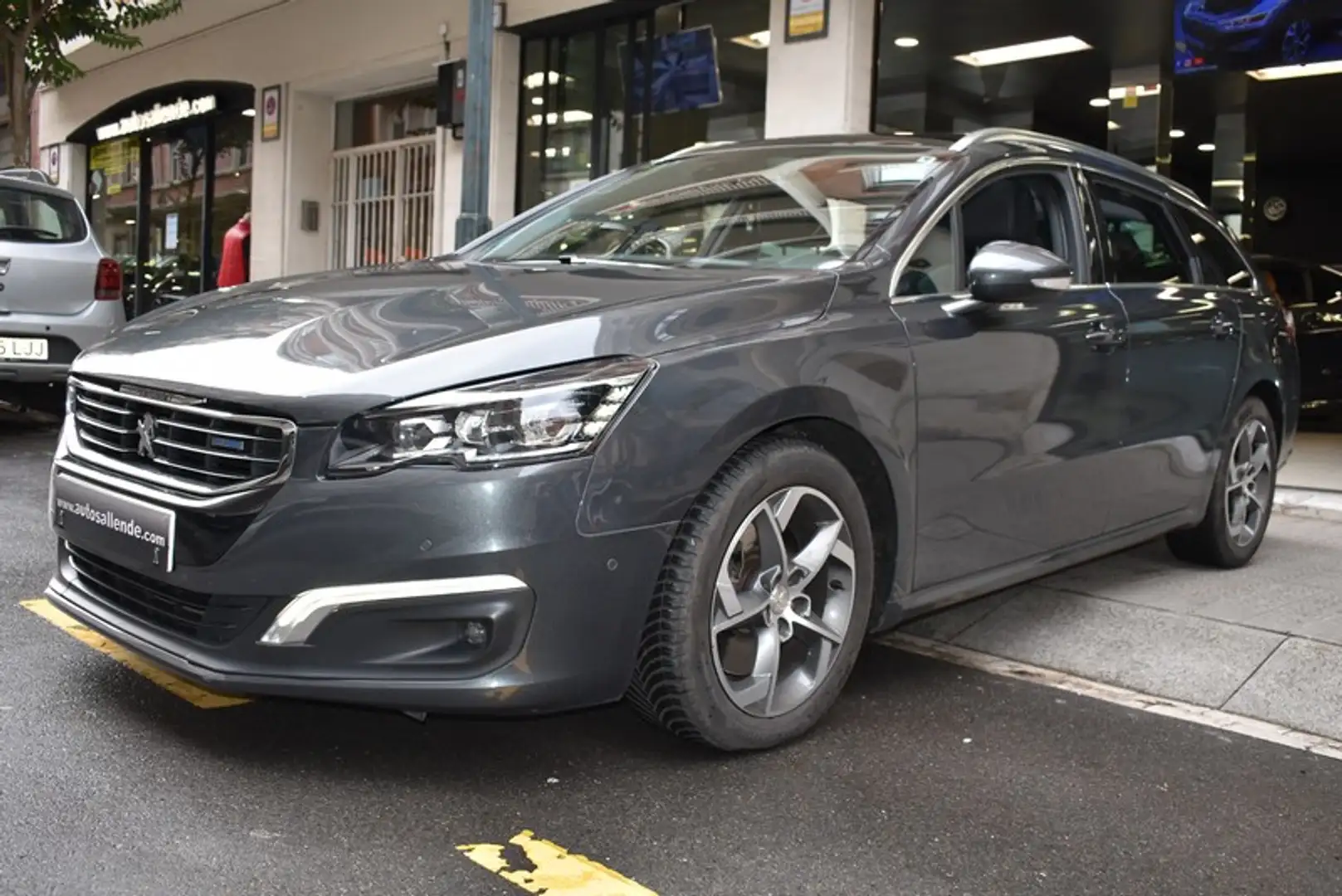 Peugeot 508 SW 2.0BlueHDI Allure EAT6 180 Grau - 2