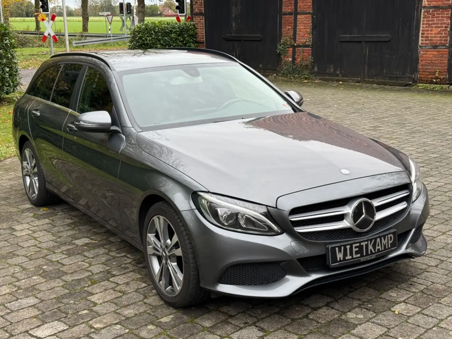 Mercedes-Benz C 200 T CGI Leder/Navi/LED/AHK Grau - 2