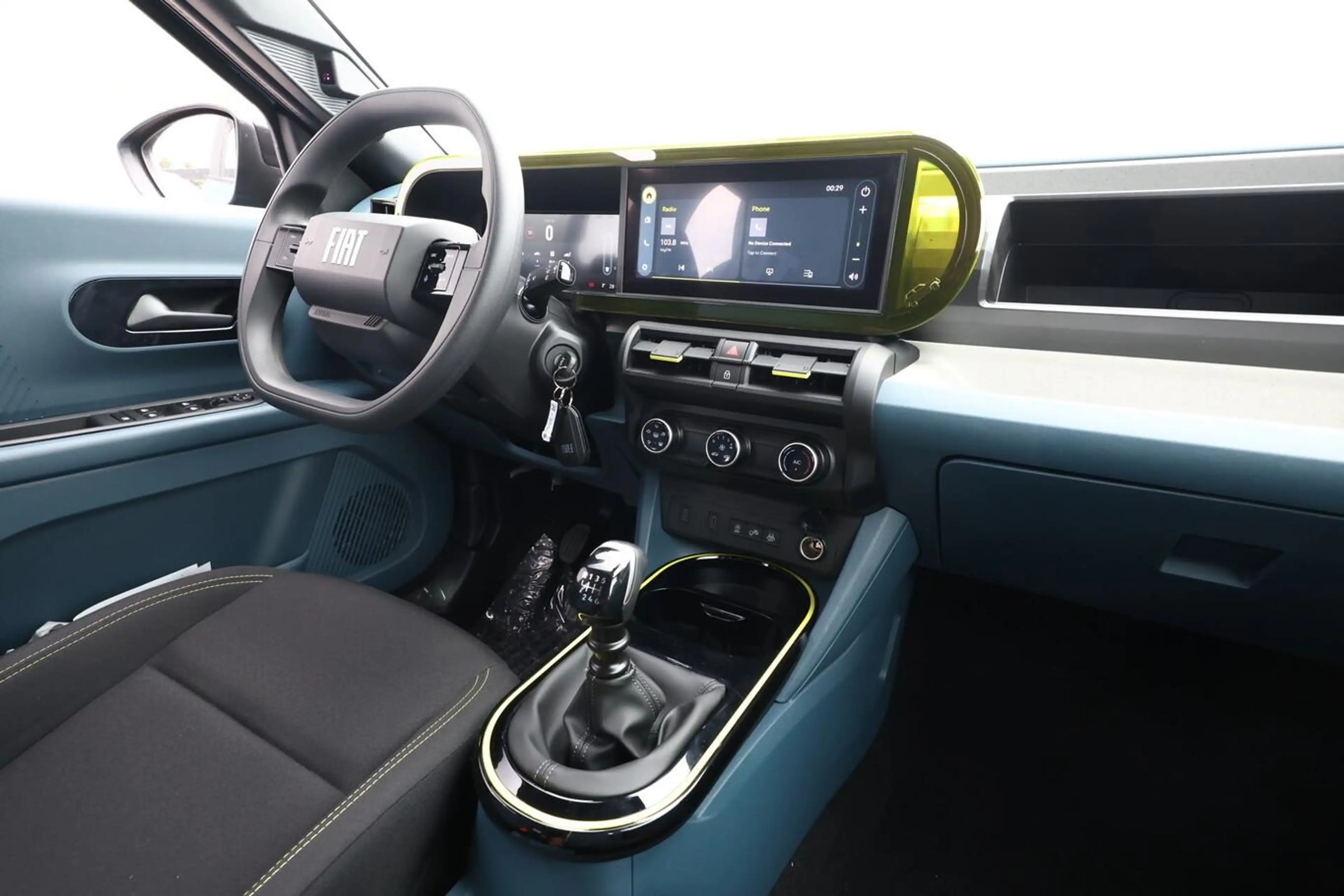 Fiat Grande Panda ICON CarPlay PixelLED PDC DigC Temp 74 kW (101 ... — photo 9