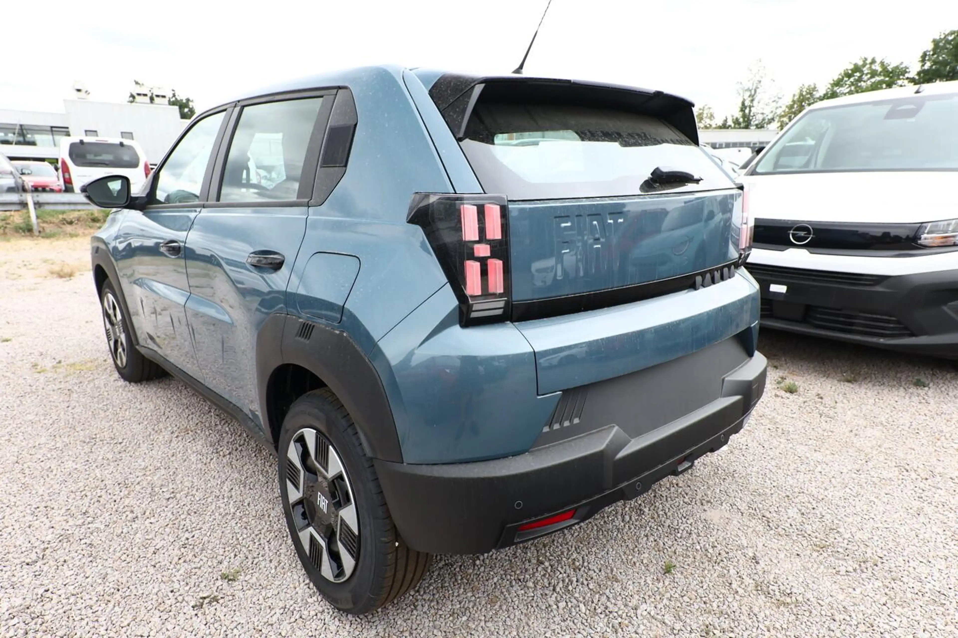 Fiat Grande Panda ICON CarPlay PixelLED PDC DigC Temp 74 kW (101 ... — photo 4