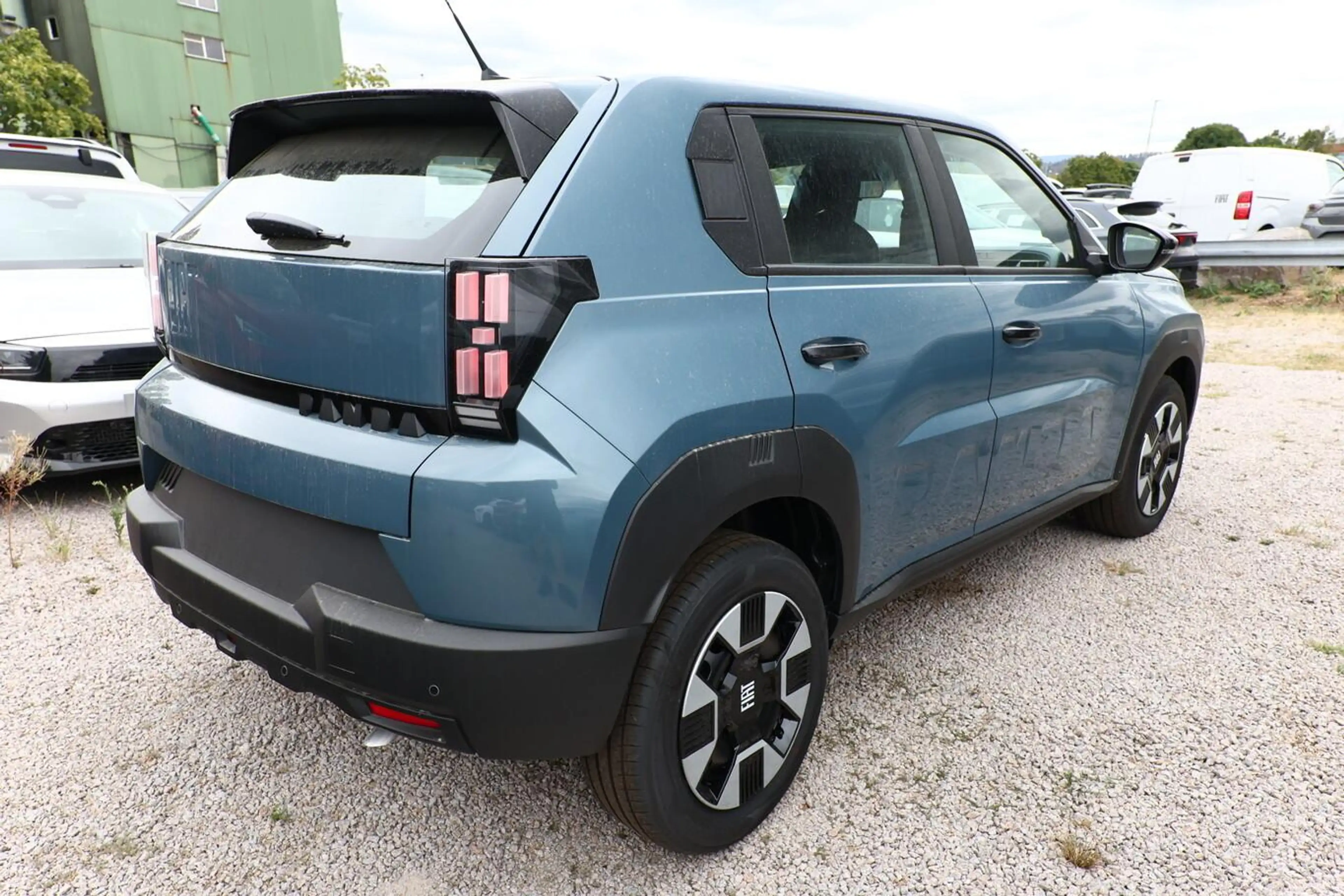 Fiat Grande Panda ICON CarPlay PixelLED PDC DigC Temp 74 kW (101 ... — photo 3