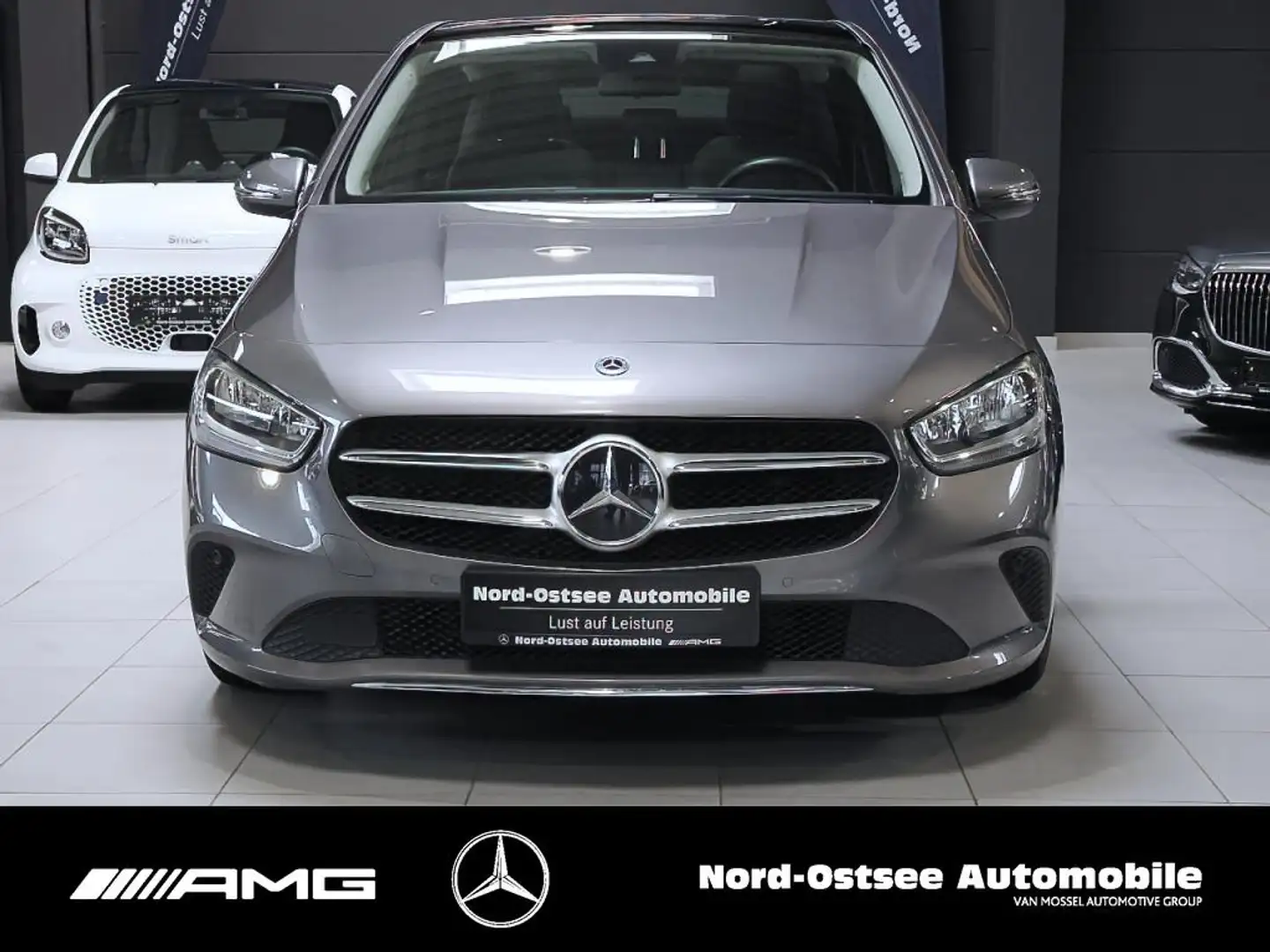 Mercedes-Benz B 180 STYLE KAMERA PANO NAVI SHZ TEMPOMAT Grau - 2
