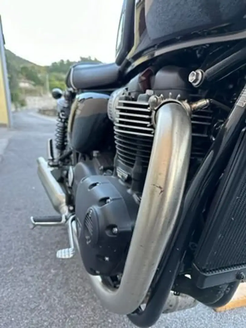 Triumph Bonneville T100 Negro - 1