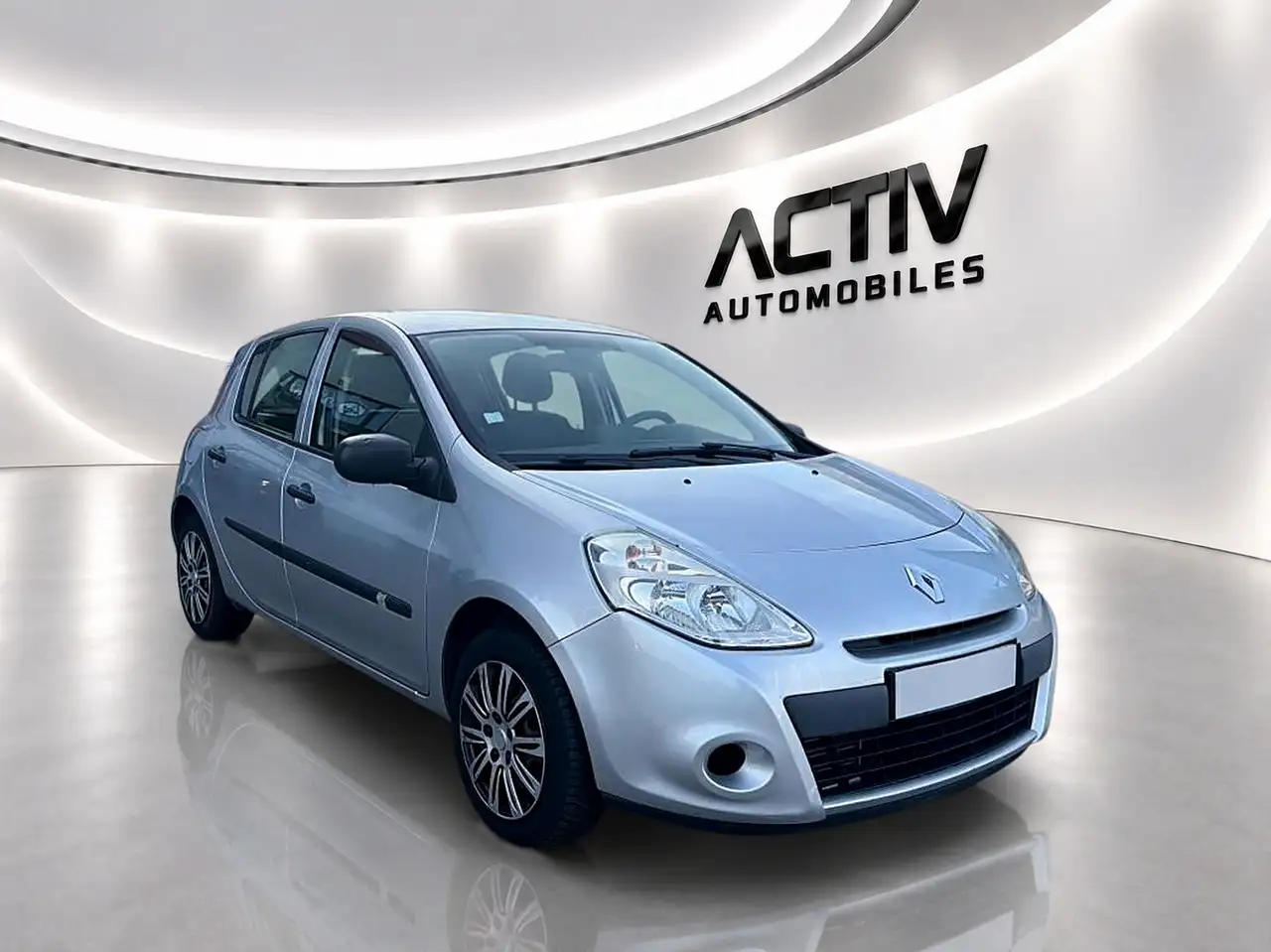 Renault Clio Citadine 5 portes — photo 3
