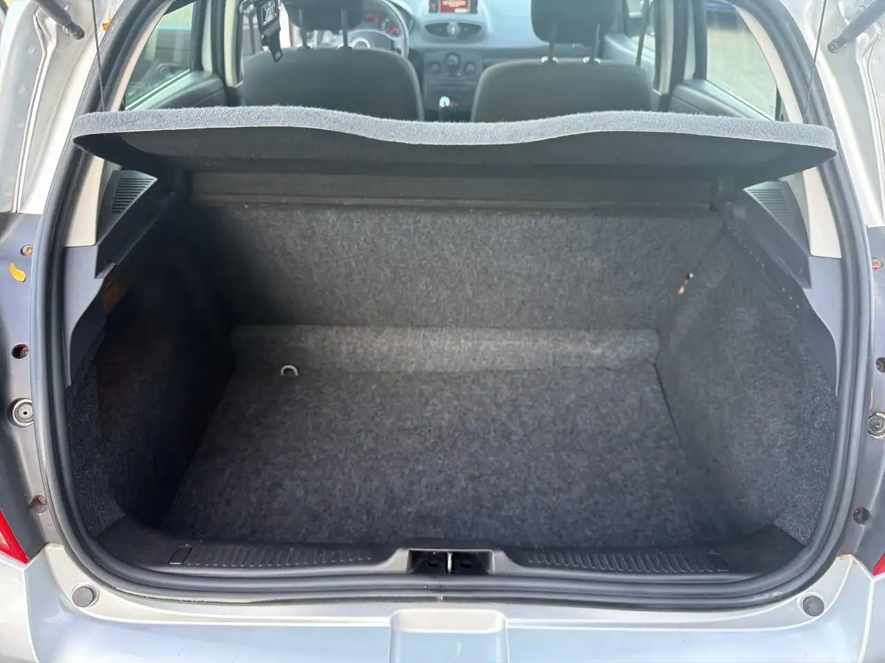 Renault Clio Citadine 5 portes — photo 18