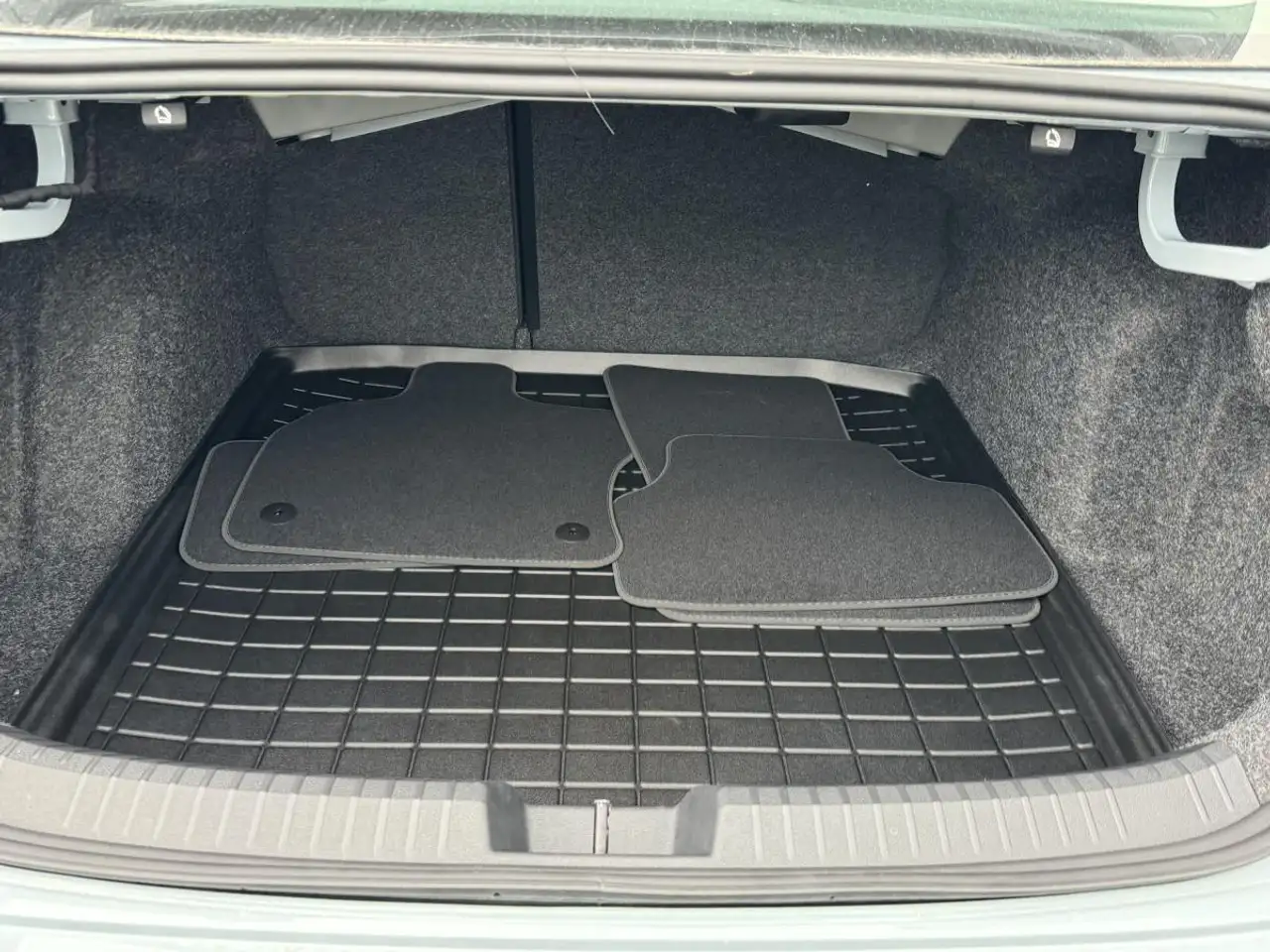 Volkswagen Jetta снимка Volkswagen Jetta