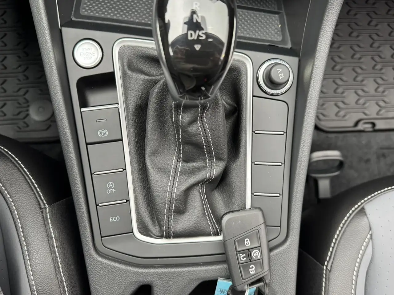 Volkswagen Jetta снимка Volkswagen Jetta