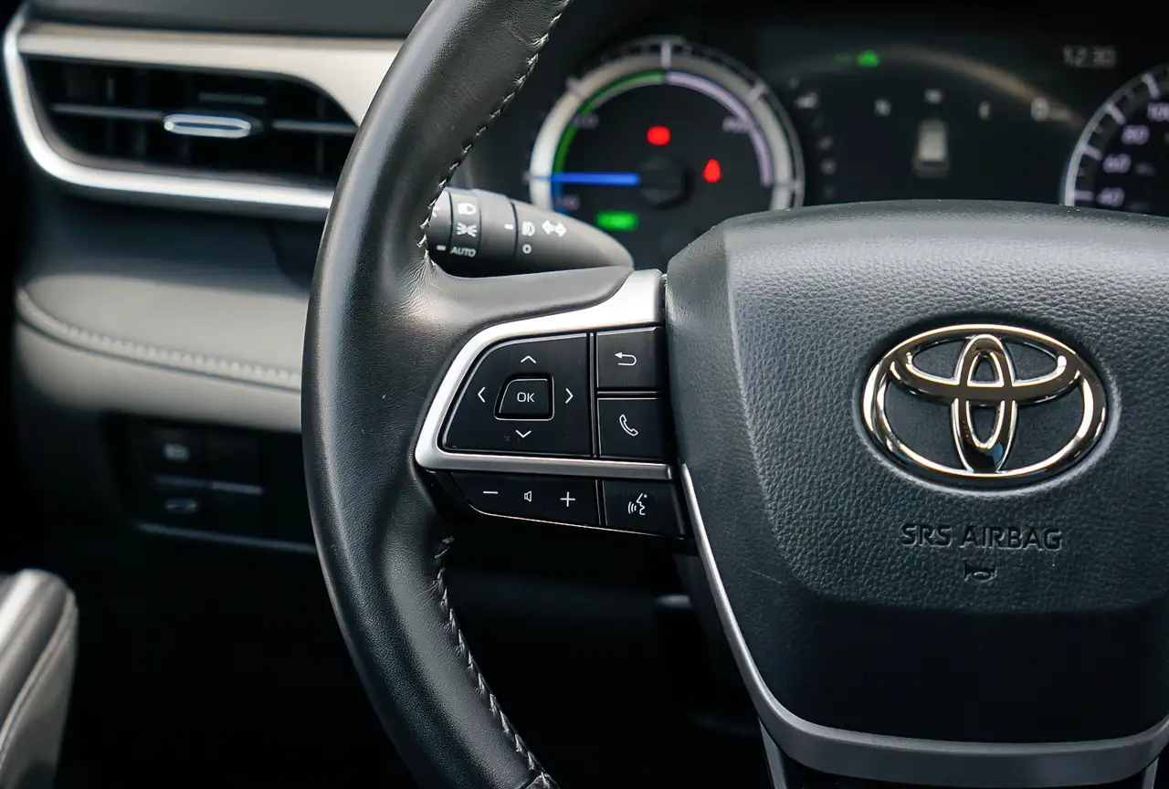 Toyota Highlander снимка Toyota Highlander