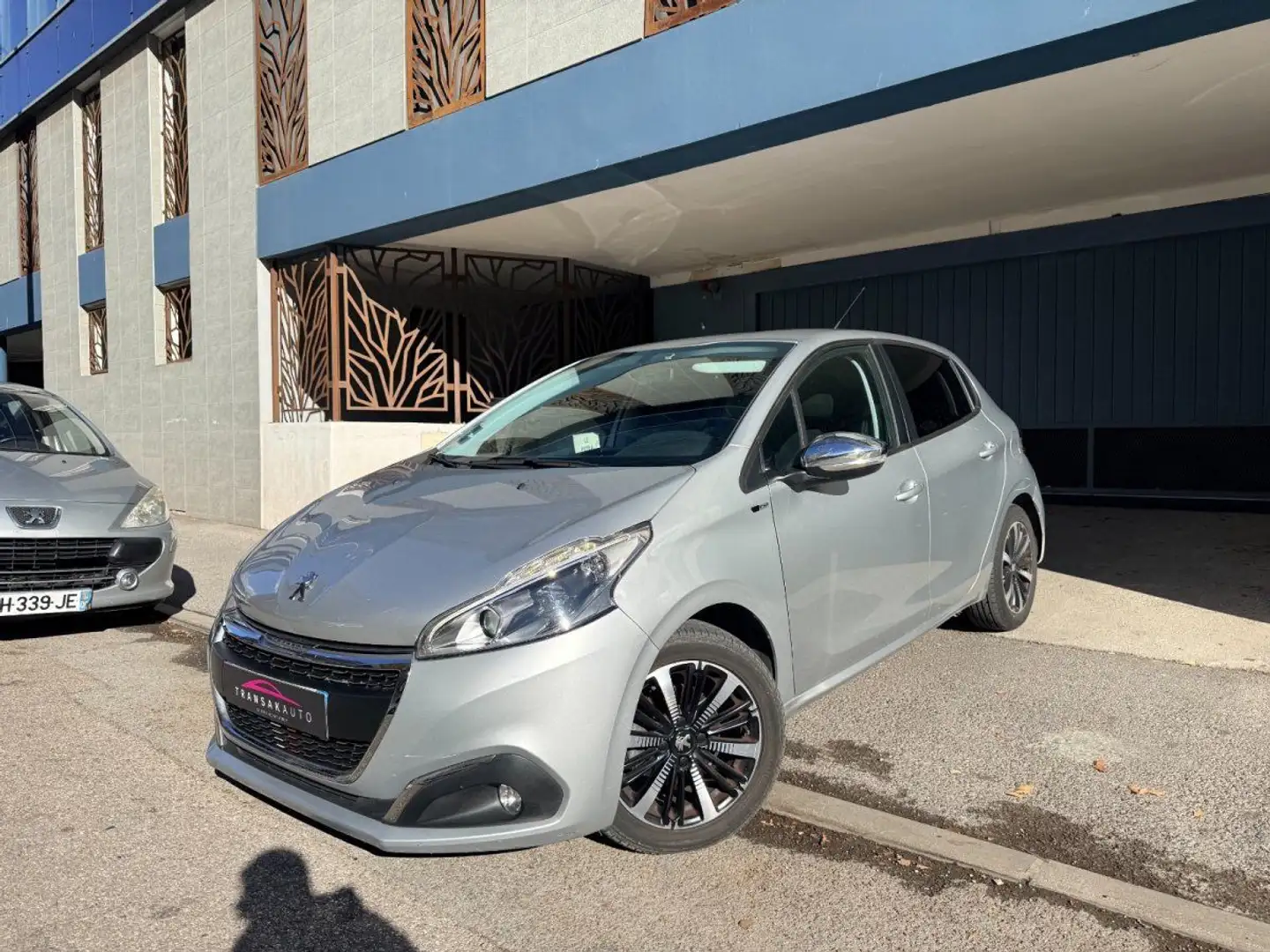 Peugeot 208 1.2 PureTech 82 CV Style Grijs - 1