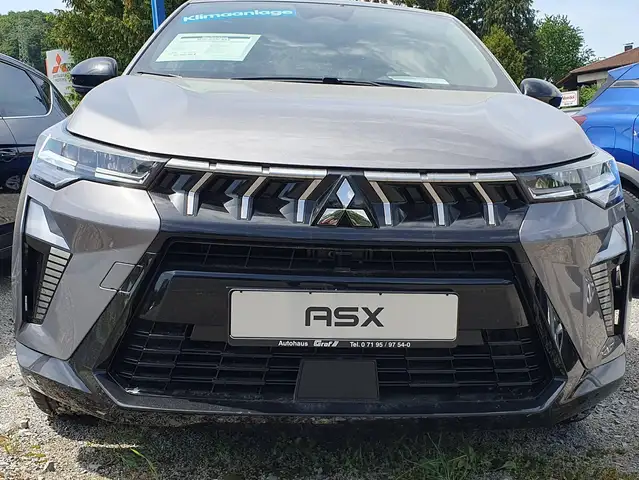 Mitsubishi Asx view 3