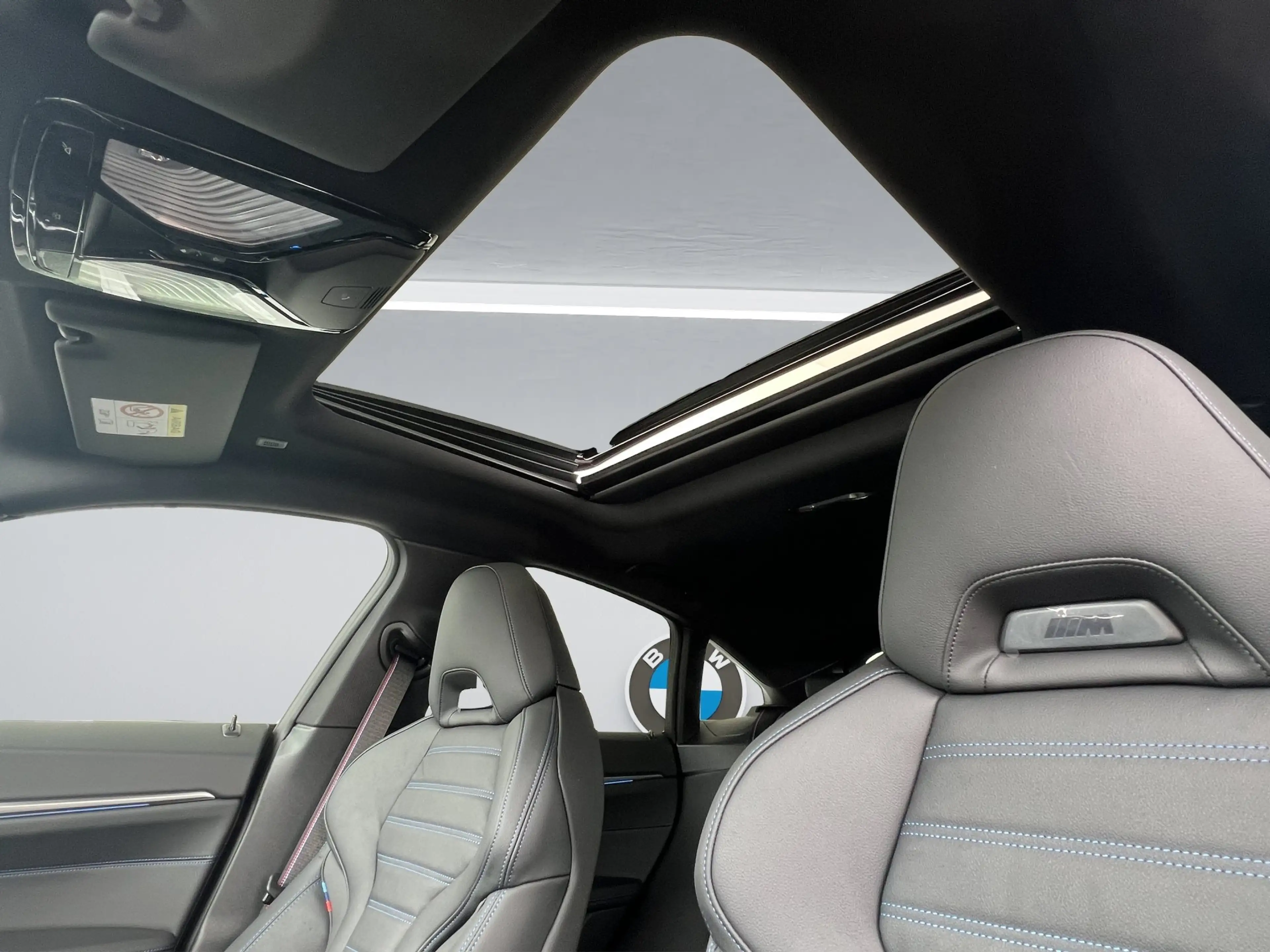 BMW i4 M60 xDrive M Sportpaket Pro 360° AHK eGSD — photo 15