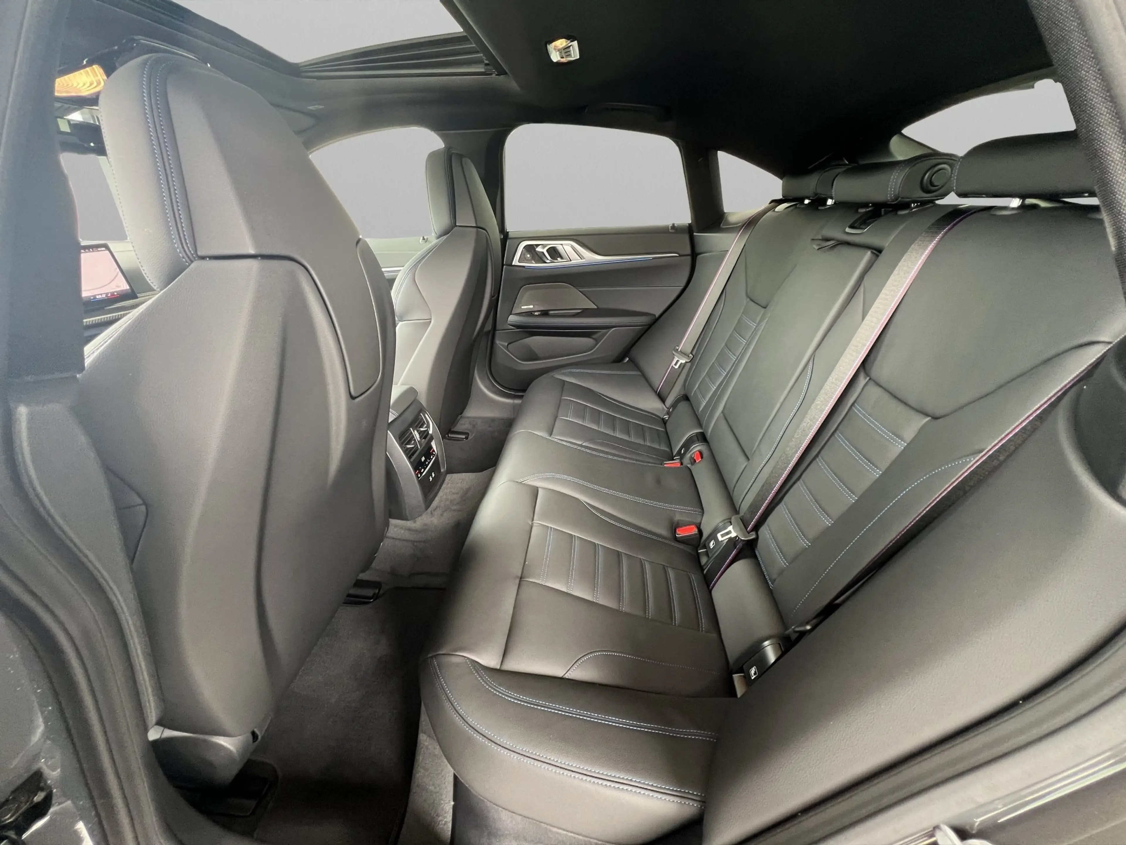 BMW i4 M60 xDrive M Sportpaket Pro 360° AHK eGSD — photo 7