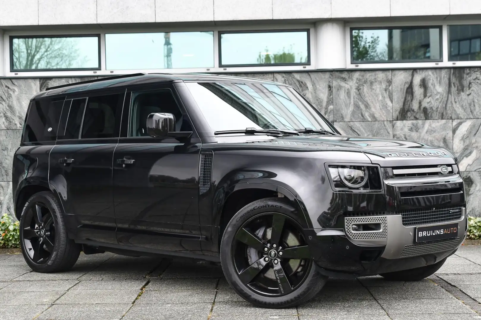 Land Rover Defender 110 2.0 P400e 110 X-Dynamic HSE |Panoramadak|Venti Zwart - 2