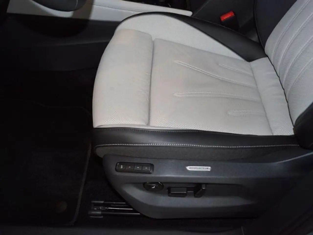 Volkswagen Tayron 2.0 TSI 4Motion Elegance | AHK | IQ.LIGHT 11