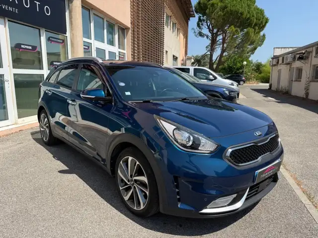 Kia Niro view 3