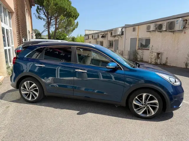 Kia Niro view 4