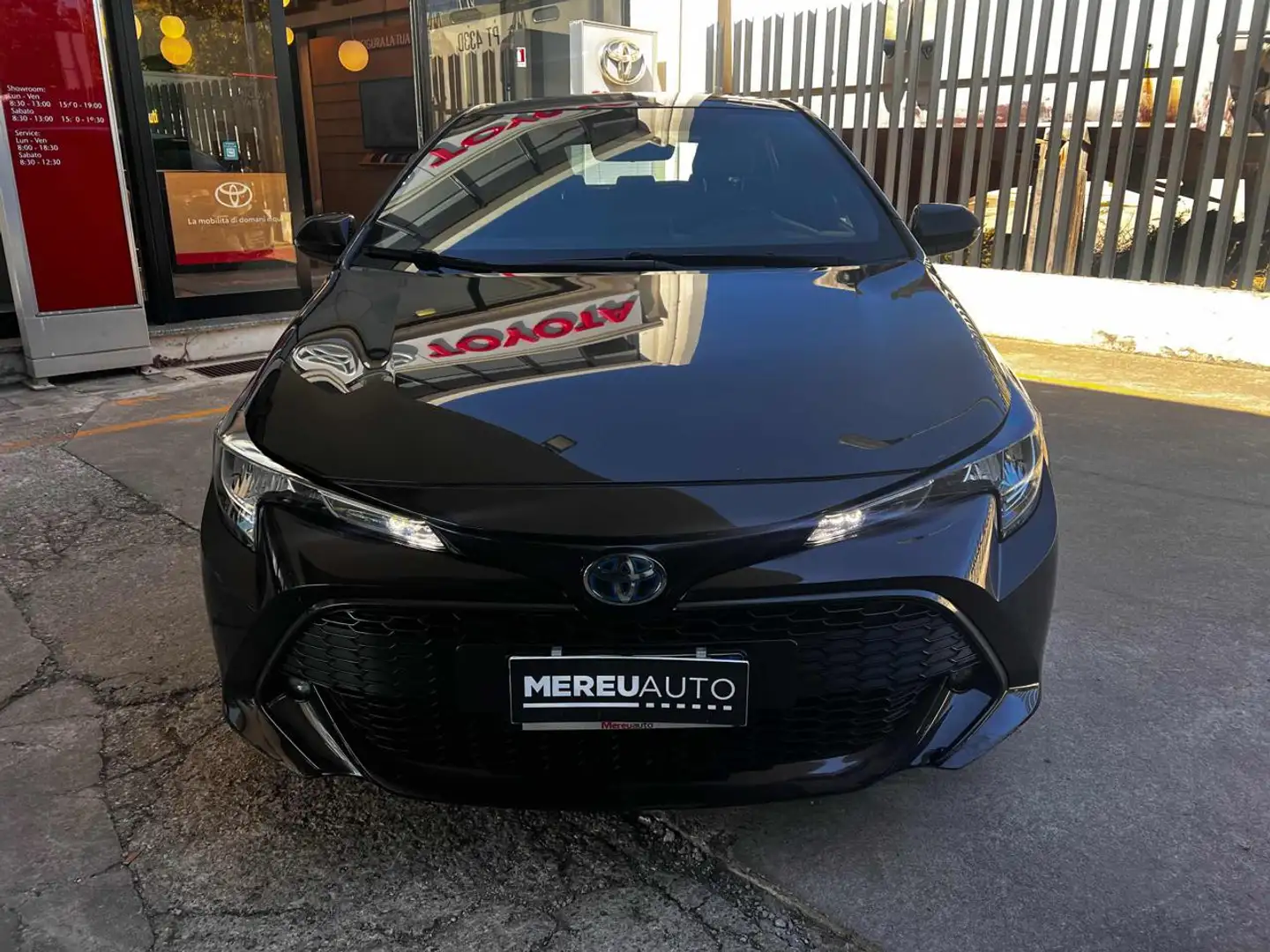 Toyota Corolla 1.8 Hybrid Active Schwarz - 2