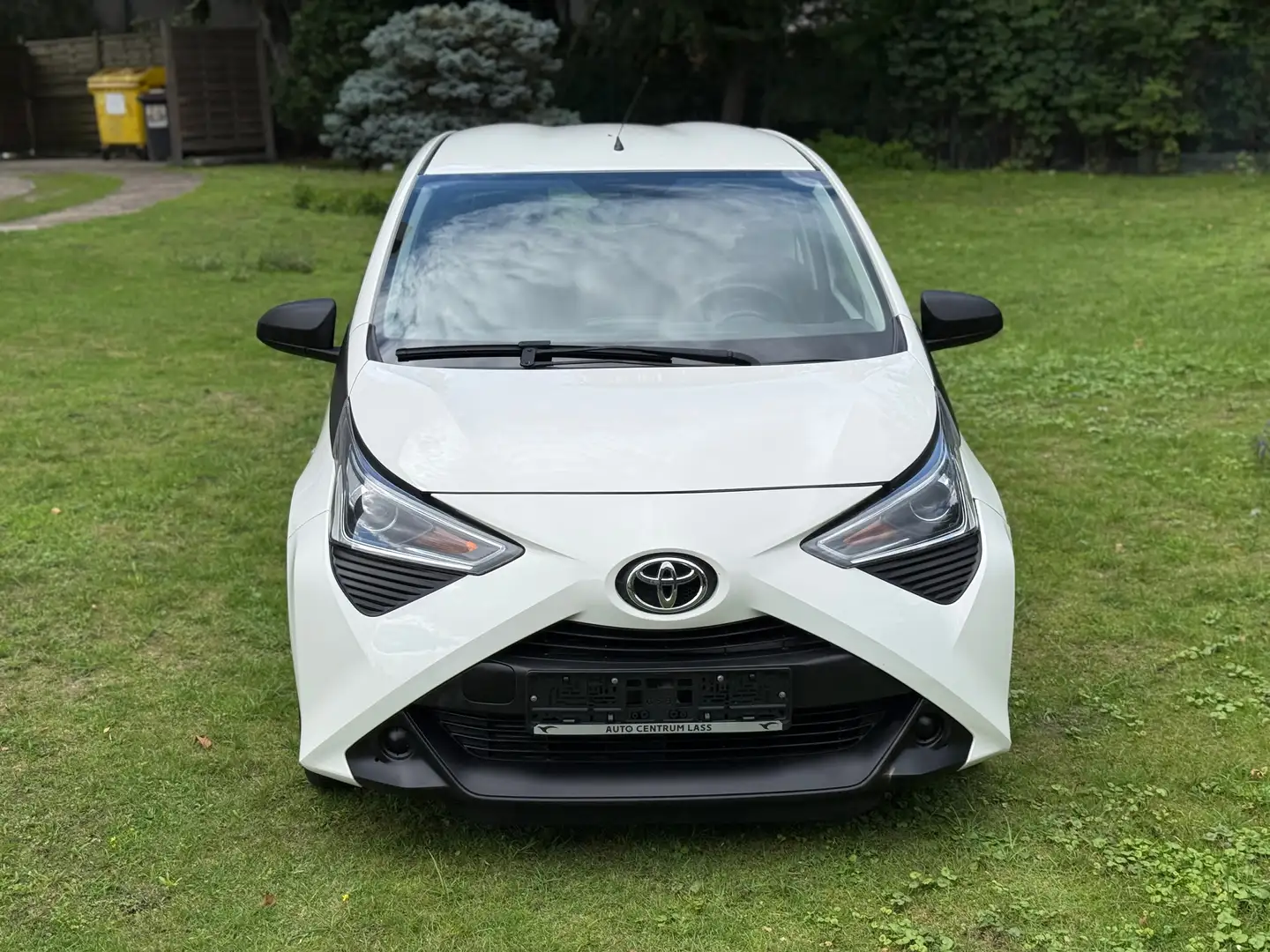 Toyota Aygo Aygo 5-Türer x-play Team Deutschland Weiß - 2