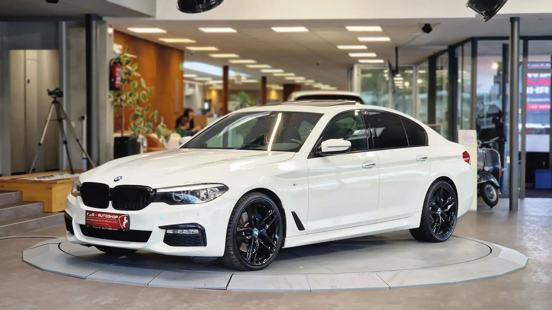 BMW 530 d G30 M-Paket Aut. *Lenkradheizung*Kamera*Navi*20Z Blanc - 2