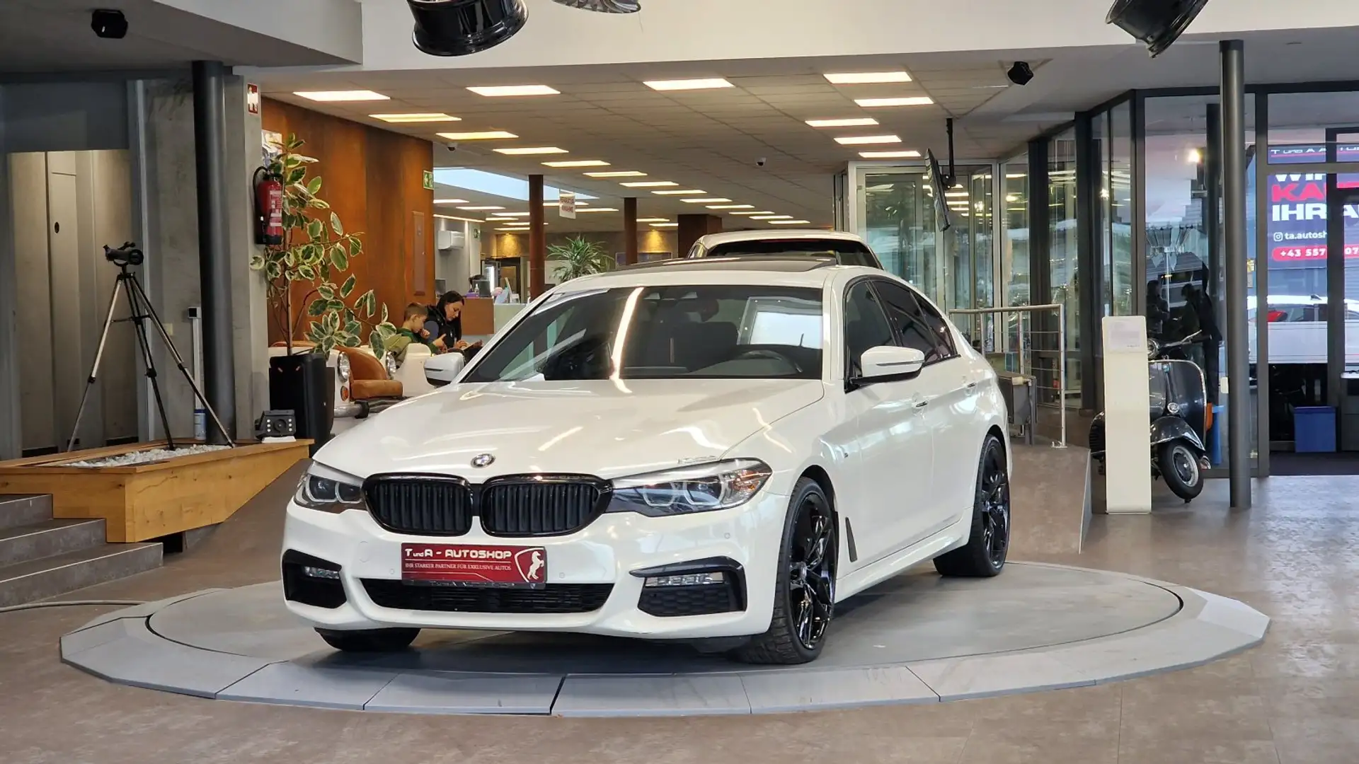 BMW 530 d G30 M-Paket Aut. *Lenkradheizung*Kamera*Navi*20Z Blanc - 1