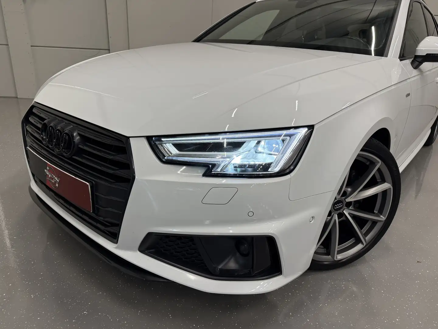 Audi A4 Avant 40 TFSI S-Line PANO/TREKHAAK/SFEER/360CAMERA Blanc - 2