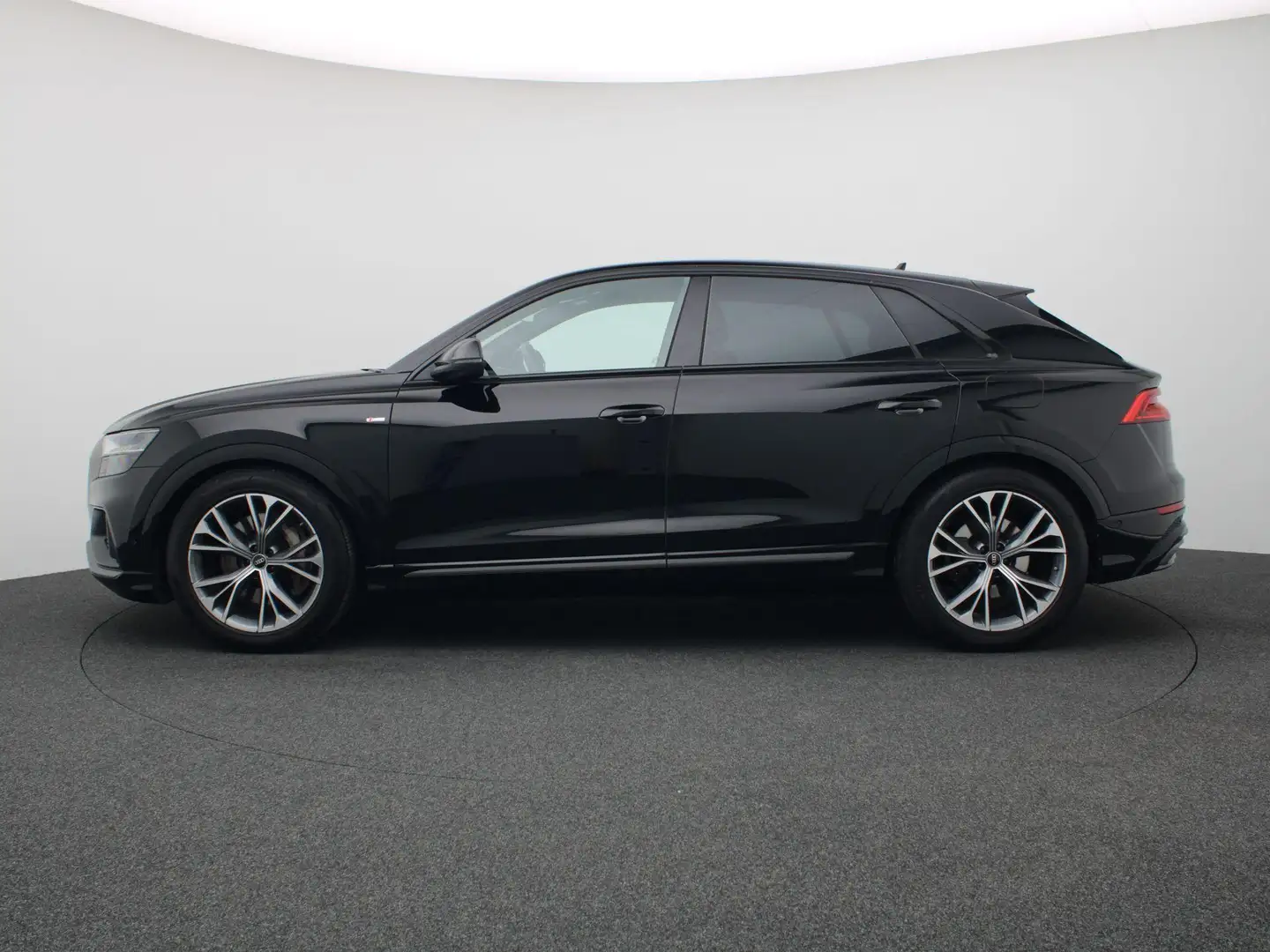 Audi Q8 55 TFSI e quattro Pro Line S 380PK S-Tronic S-Line Schwarz - 2