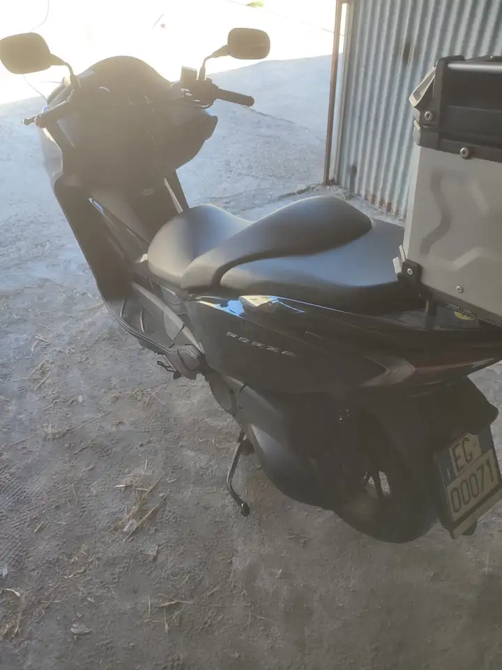 Honda Forza 300