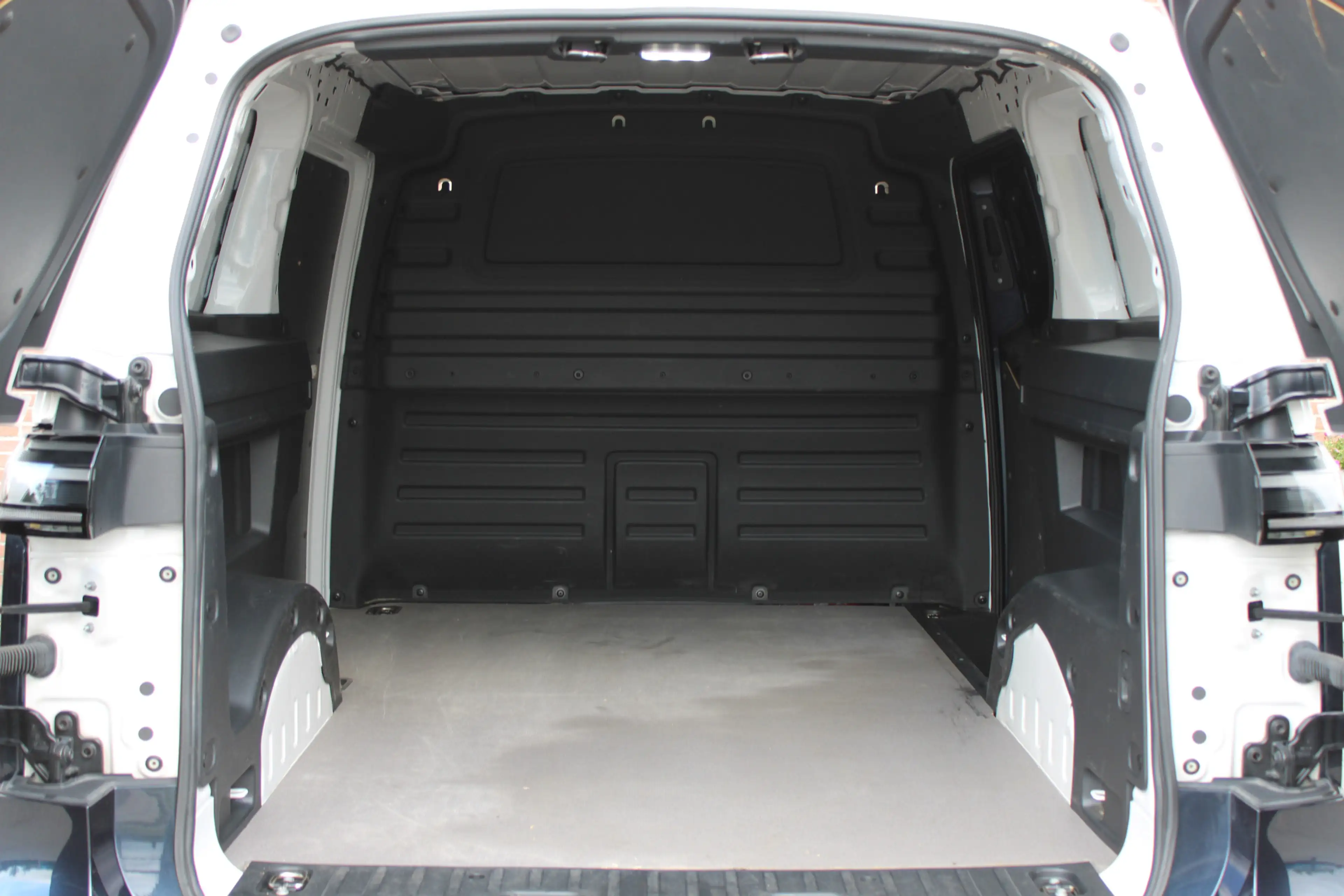 Volkswagen ID. Buzz Cargo 77 kWh 204PK |CAMERA|CRUISE|APP-CONNECT| — photo 11