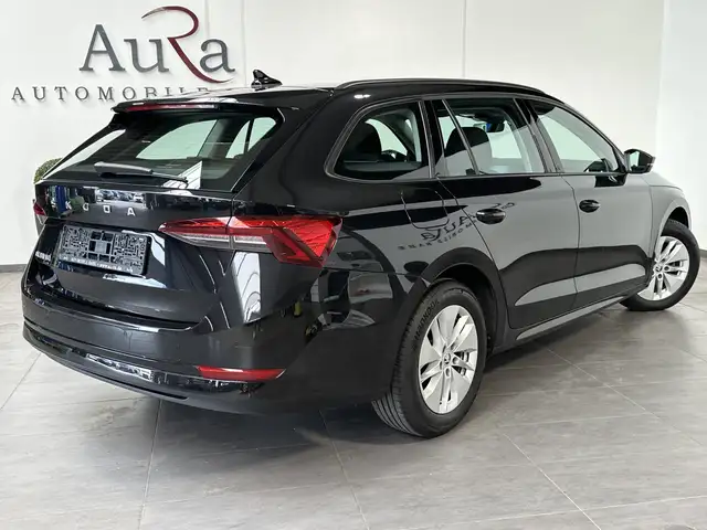 Skoda Octavia view 5