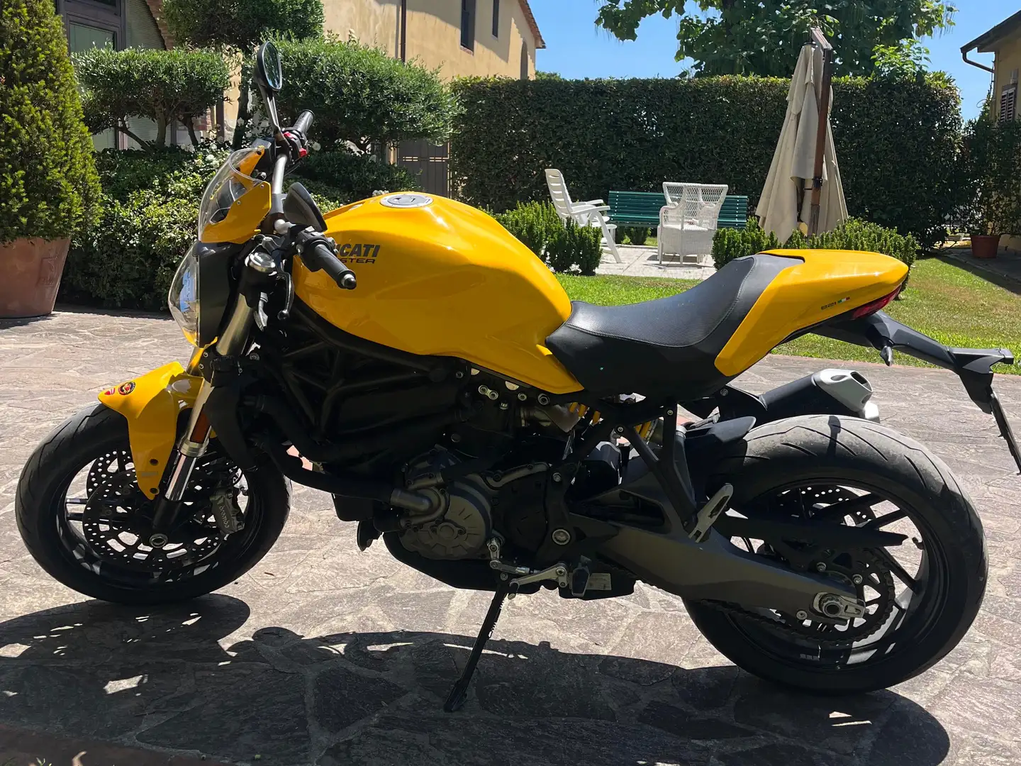 Ducati Monster 821 MH00AA Giallo - 1