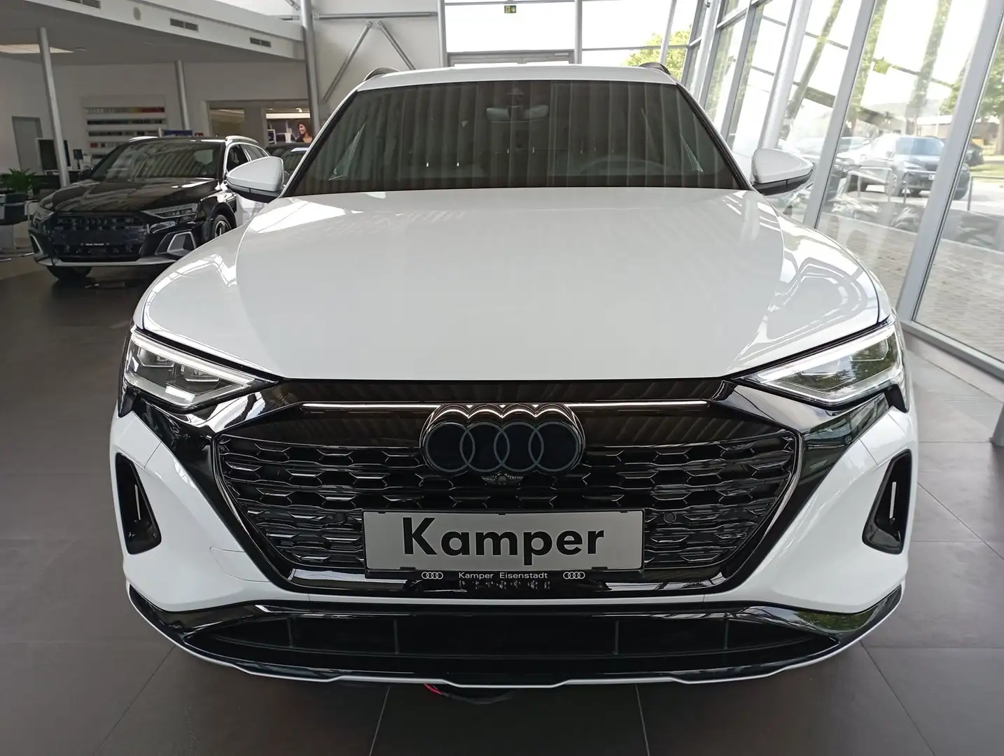 Audi Q8 55 e-tron quattro business Blanco - 2