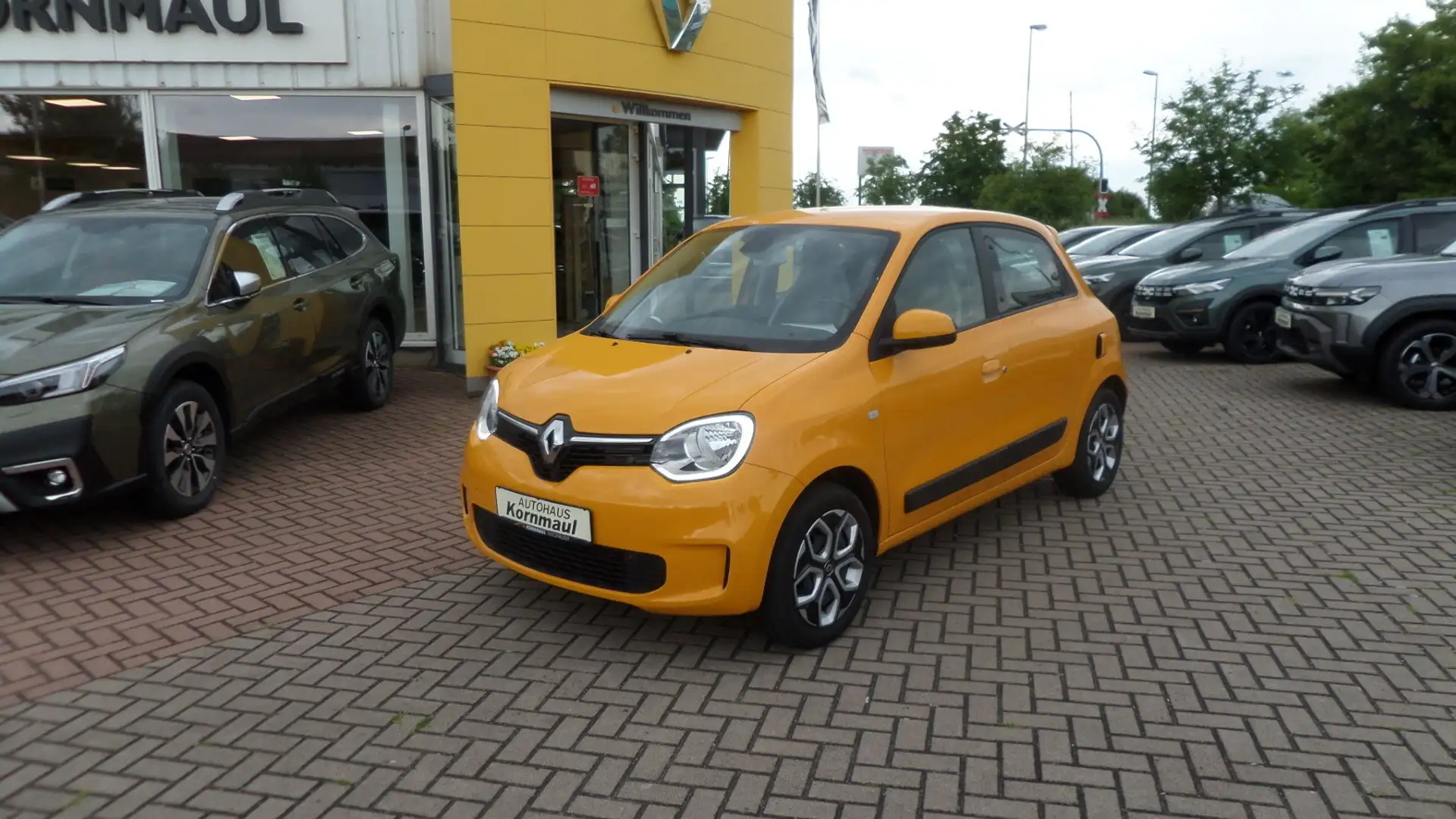 Renault Twingo LIMITED 1.0 SCe 75 PS mit Klang & Klimapaket Gesch Gelb - 1