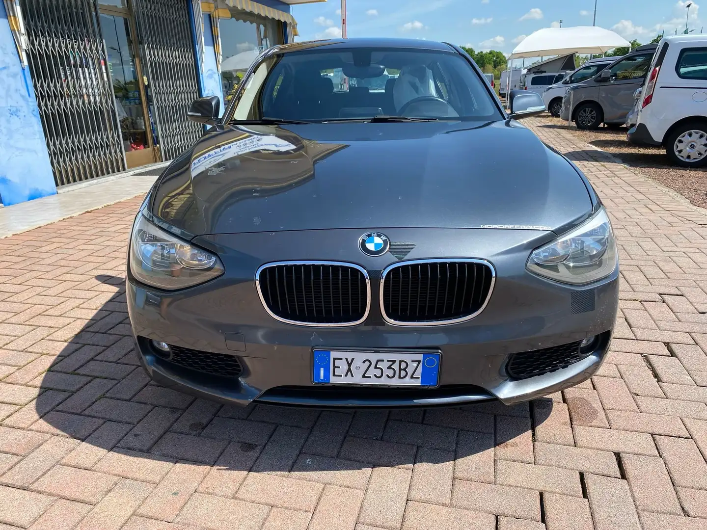 BMW 114 114d 5p Urban Grey - 2