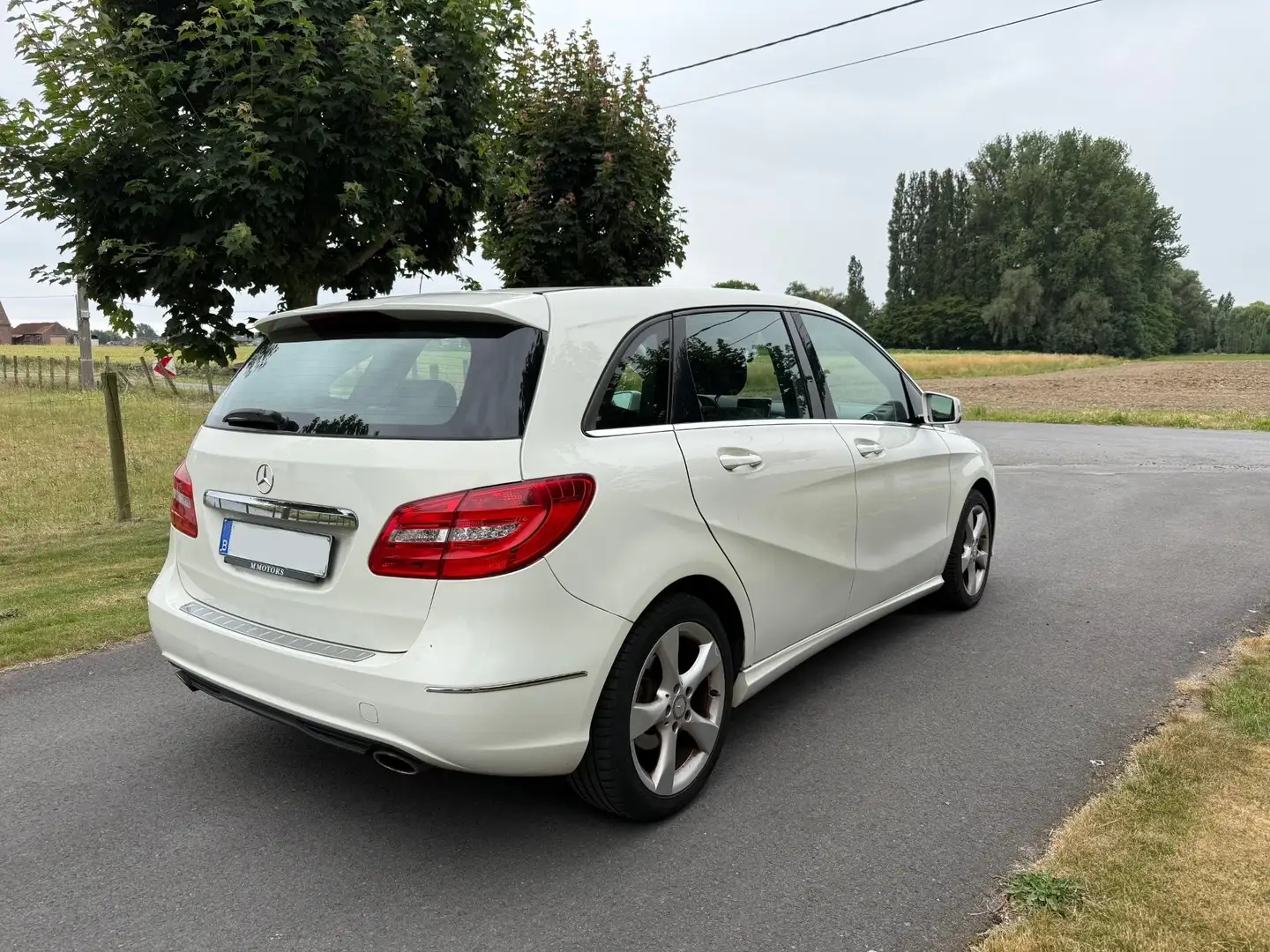 Mercedes-Benz B 180 B 180 (BlueEFFICIENCY) Blanc - 2