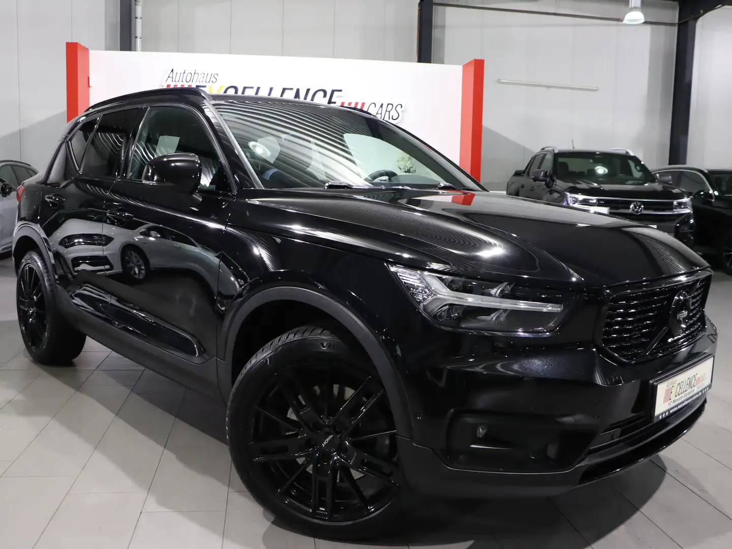 Volvo XC40 P-HEV T5 R-DESIGN BLACK / PANORAMA / LED Noir - 2