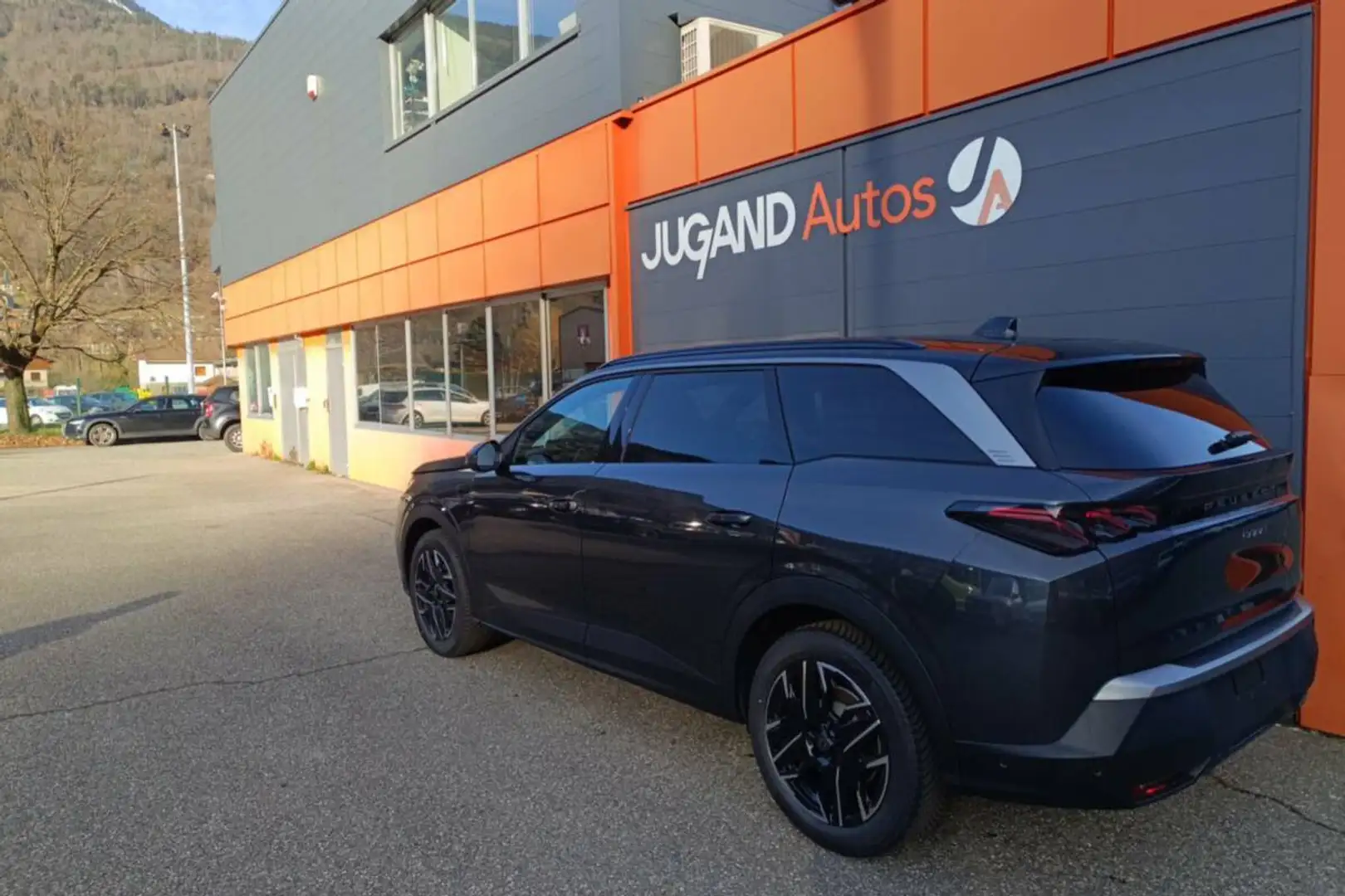 Peugeot 5008 HYBRID 145 E-DCS6 GT 360 7PL Gris - 2