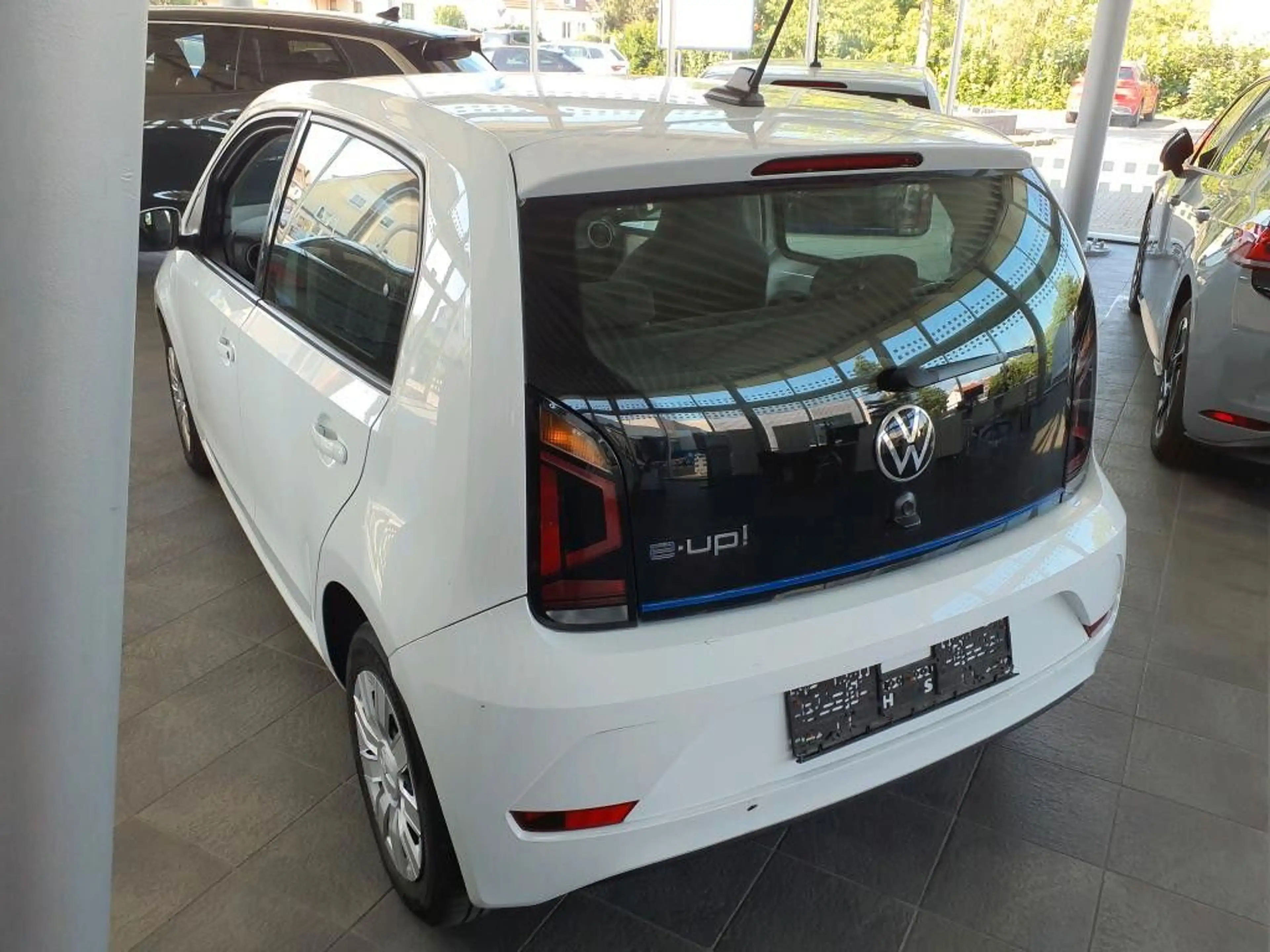 Volkswagen e-up! move Aut. CCS — photo 3